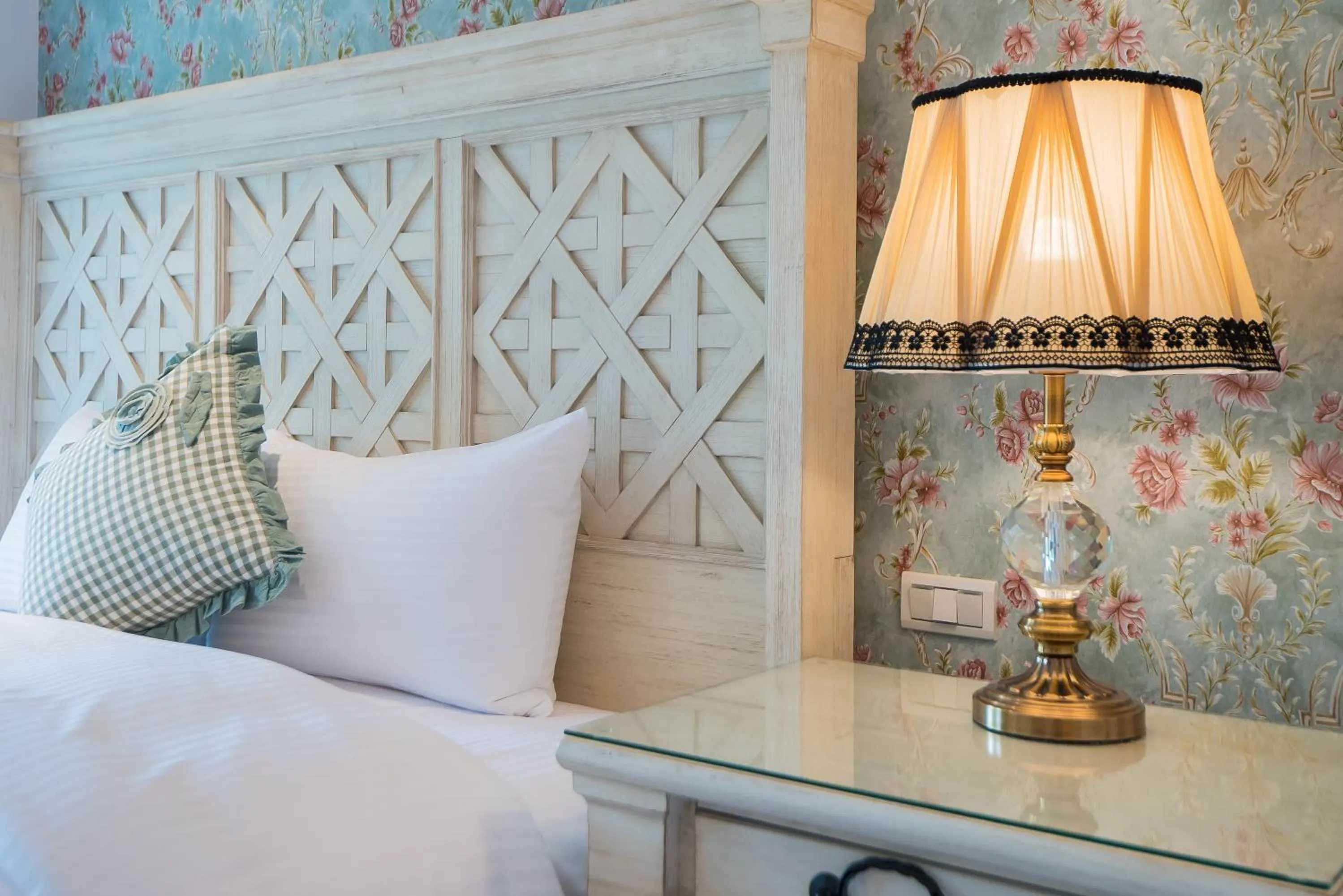 Bed in Saint Paul Villa