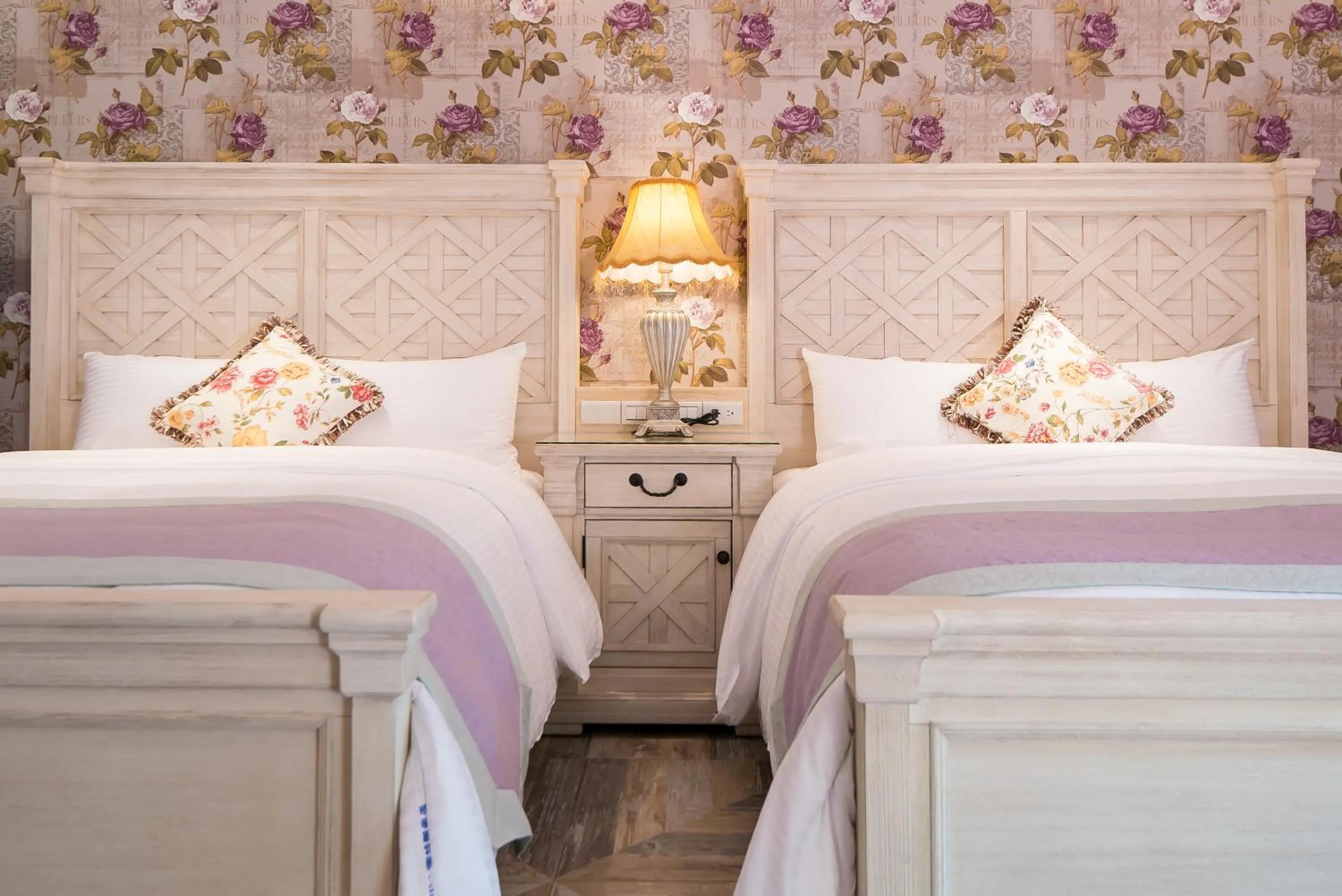 Bed in Saint Paul Villa