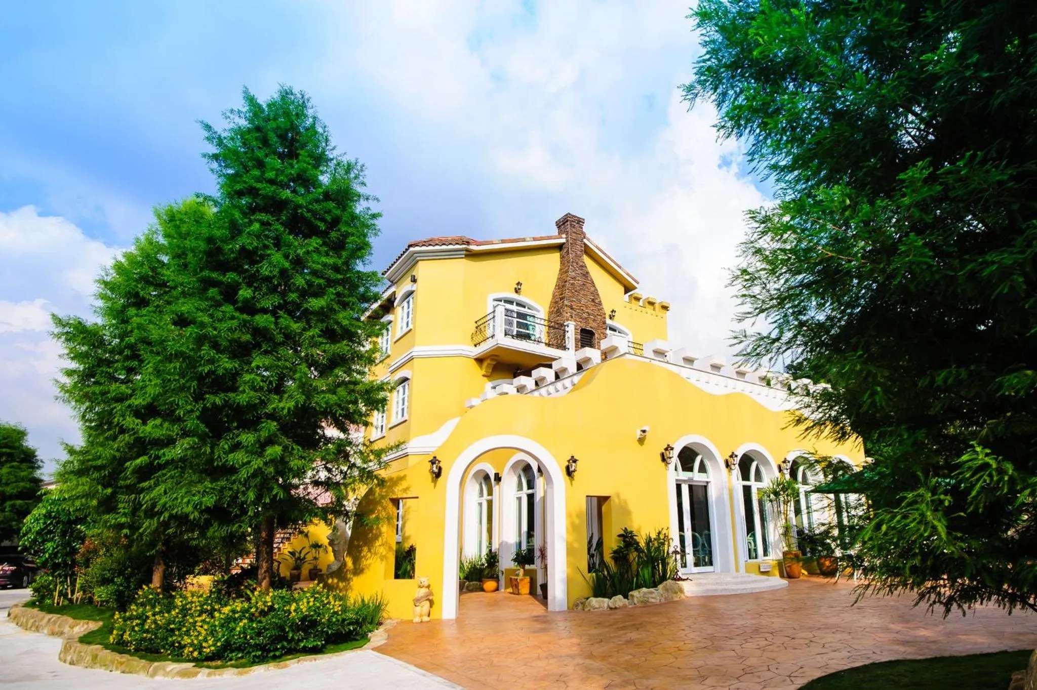 Property Building in Saint Paul Villa