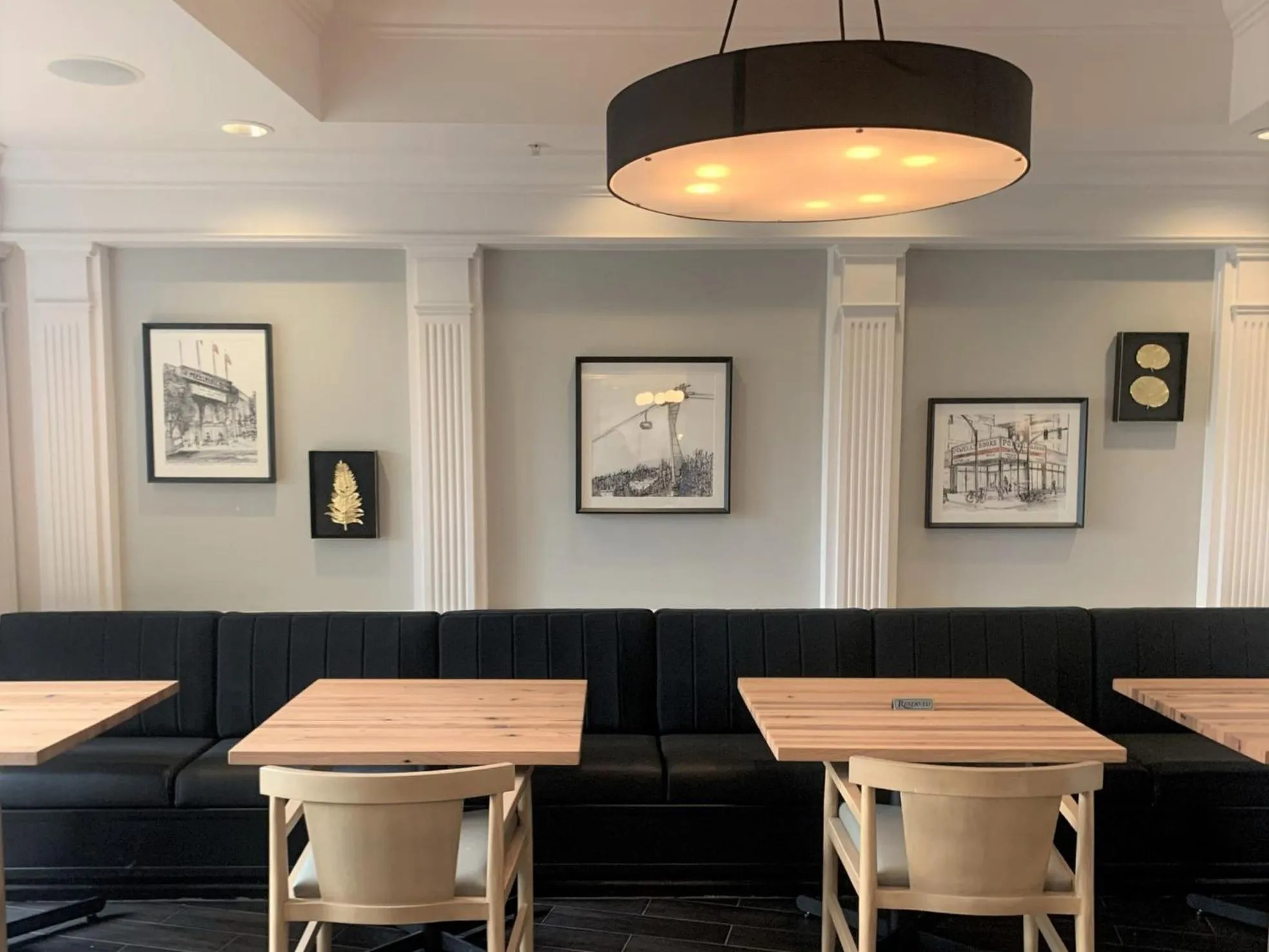 Restaurant/places to eat in Crowne Plaza Hotel Portland-Downtown Convention Center by IHG