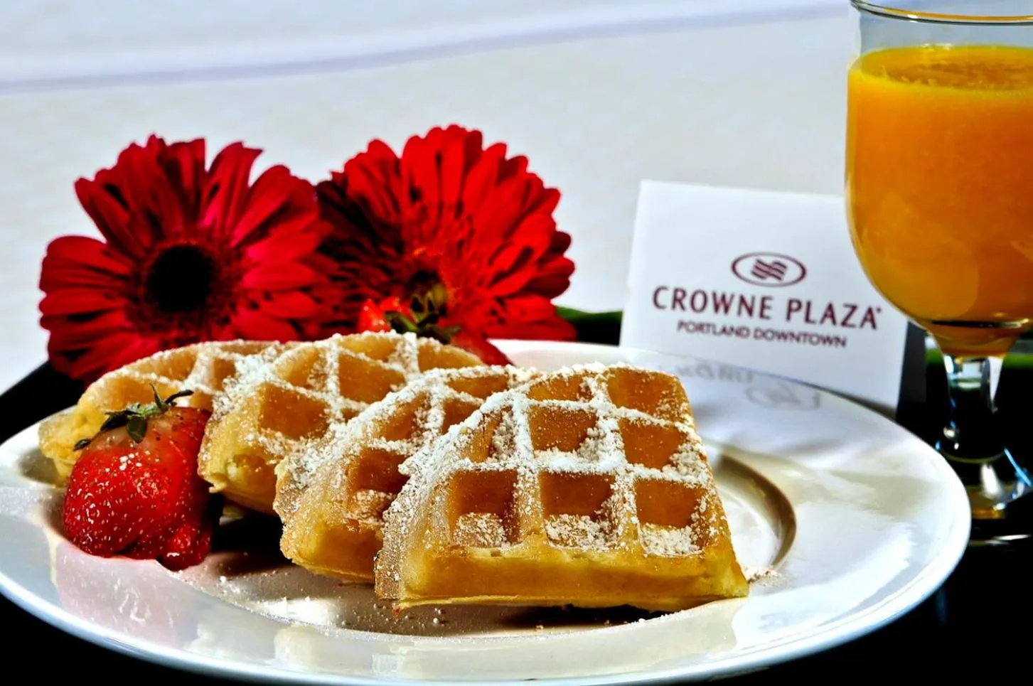 Restaurant/places to eat in Crowne Plaza Hotel Portland-Downtown Convention Center by IHG