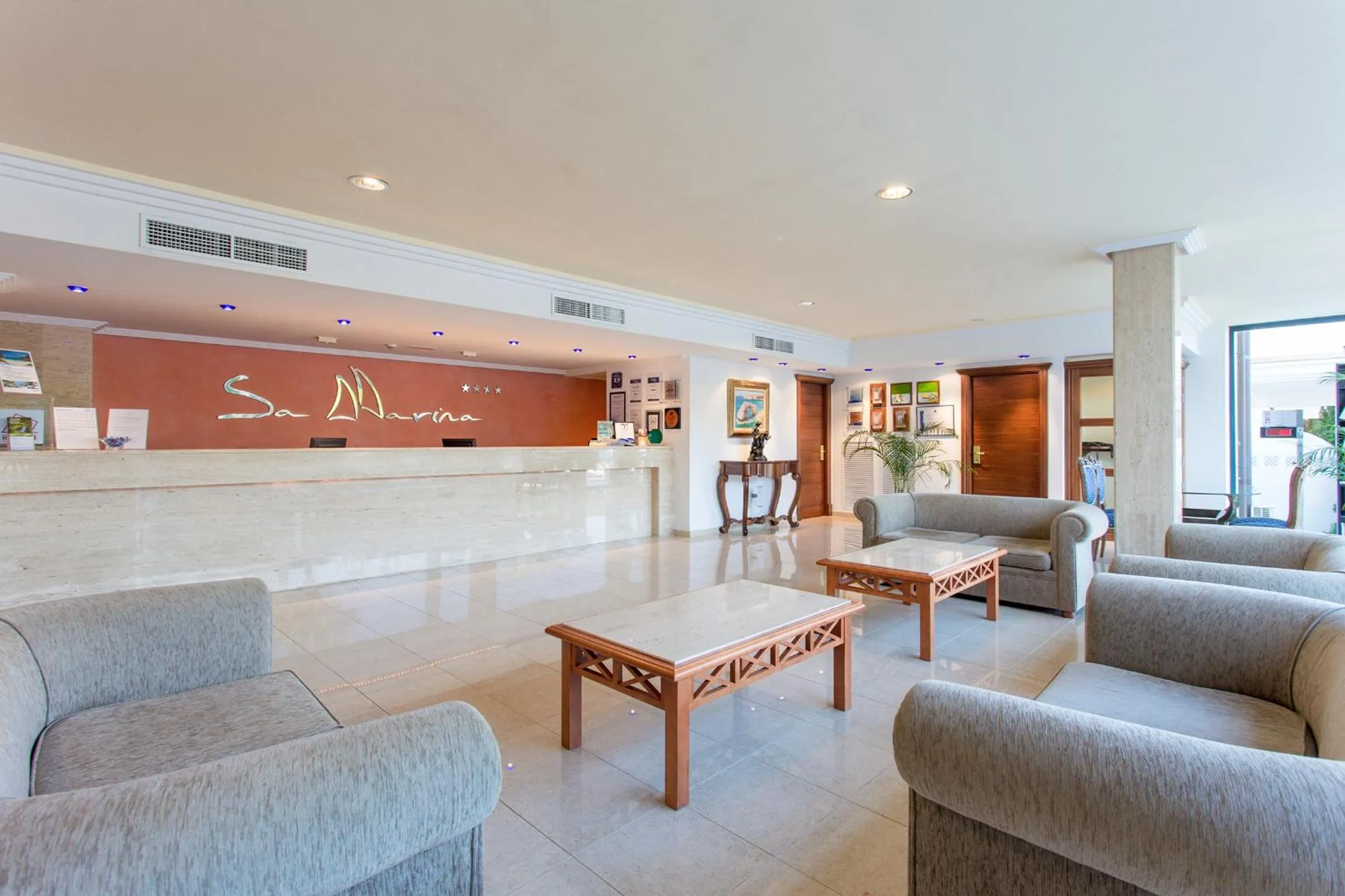Lobby or reception in Inturotel Sa Marina