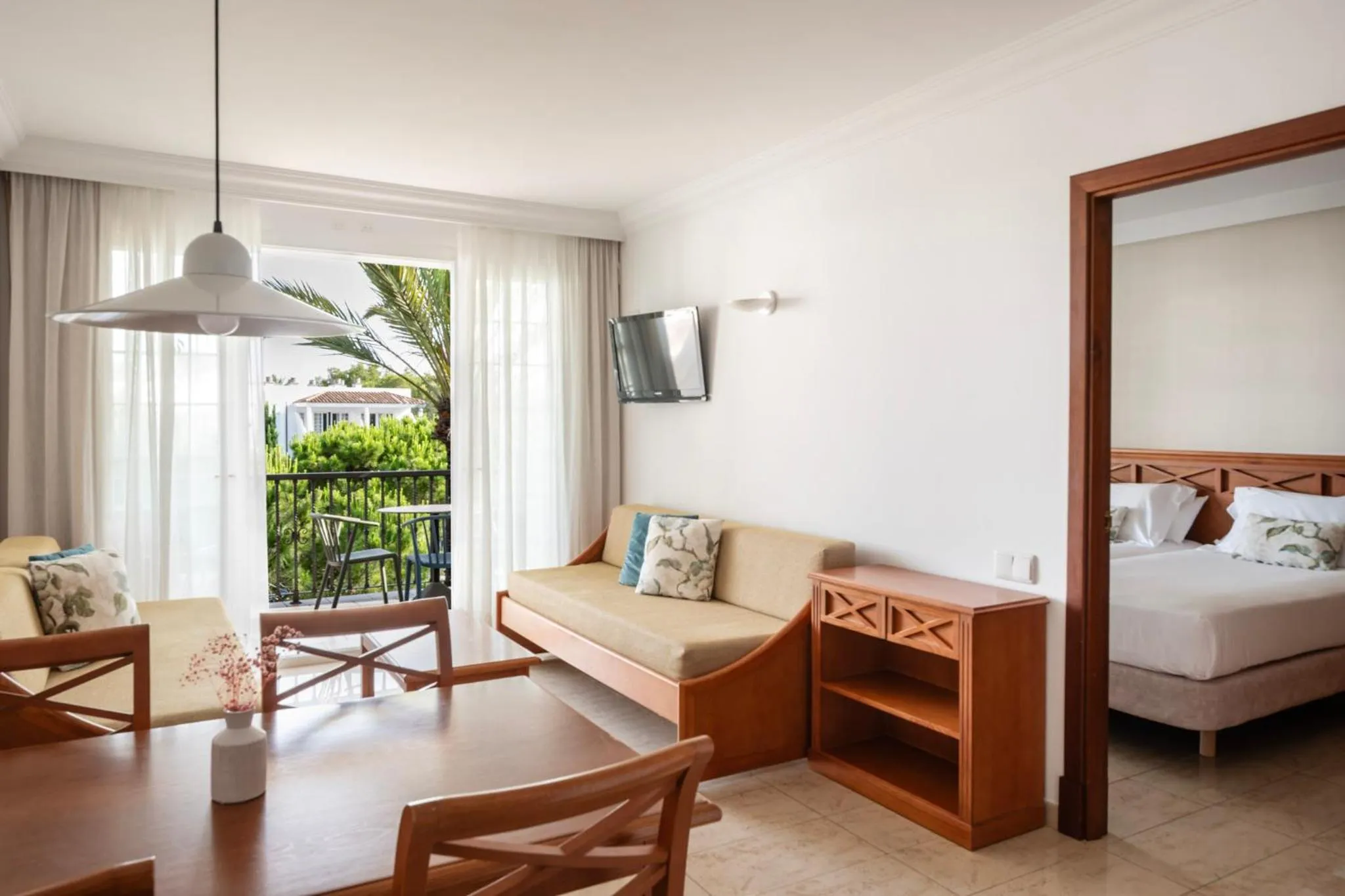 Living room, Bed in Inturotel Sa Marina