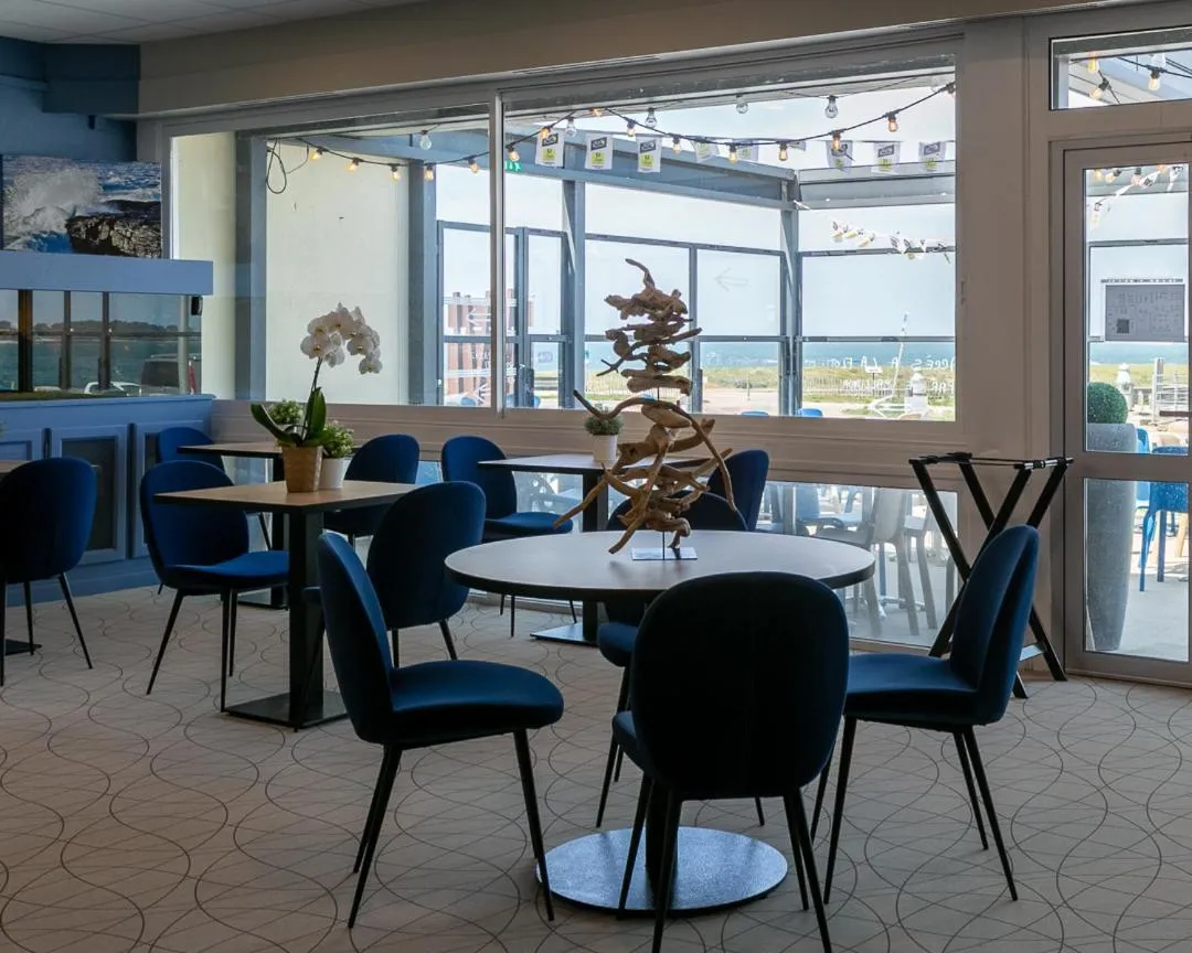 Sea view in Logis Hôtel Le Calluna Restaurant La Flottille