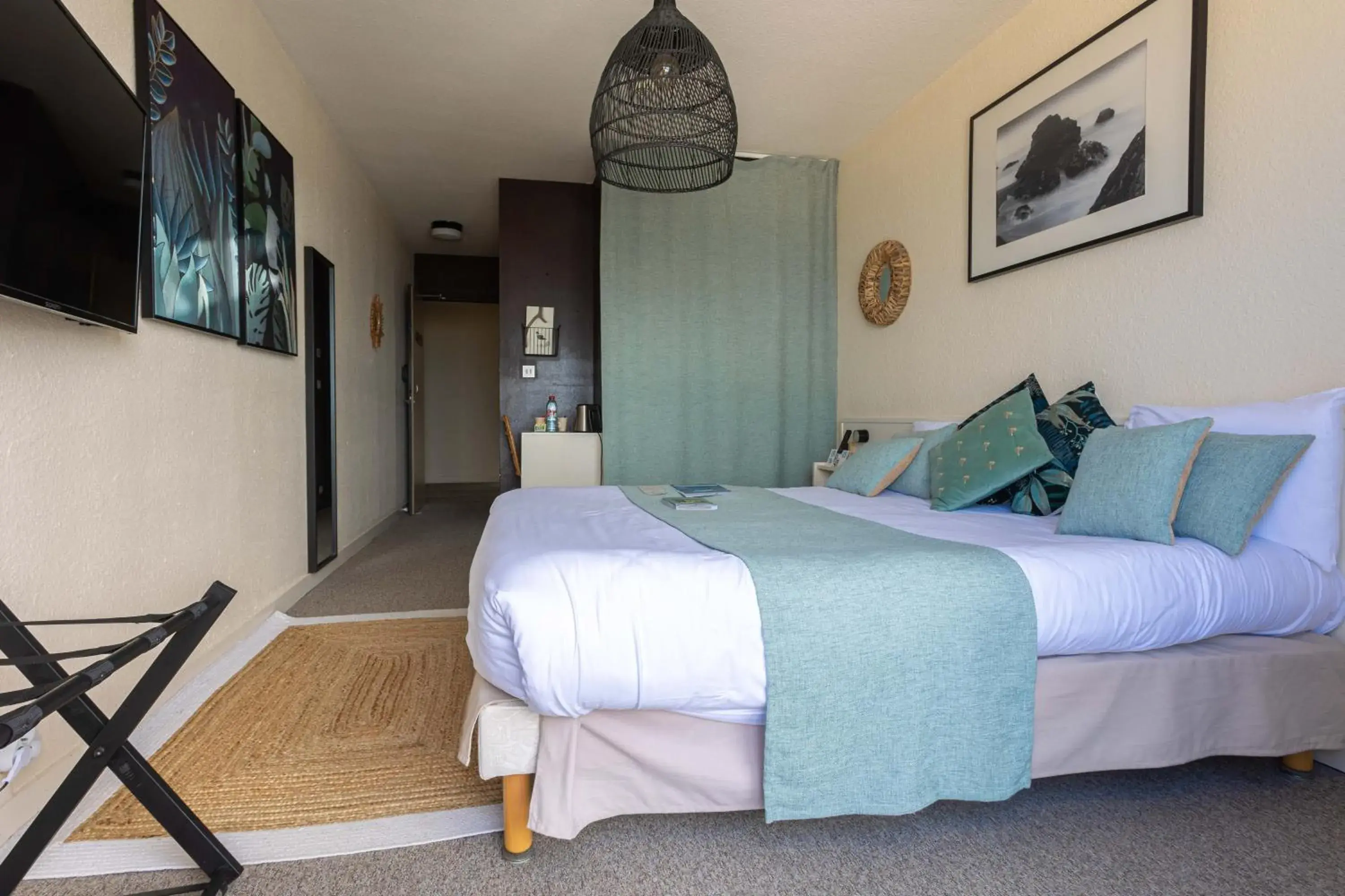 Comfort Double Room with Sea View in Logis Hôtel Le Calluna Restaurant La Flottille Comfort Double Room with Sea View in Logis Hôtel Le Calluna Restaurant La Flottille