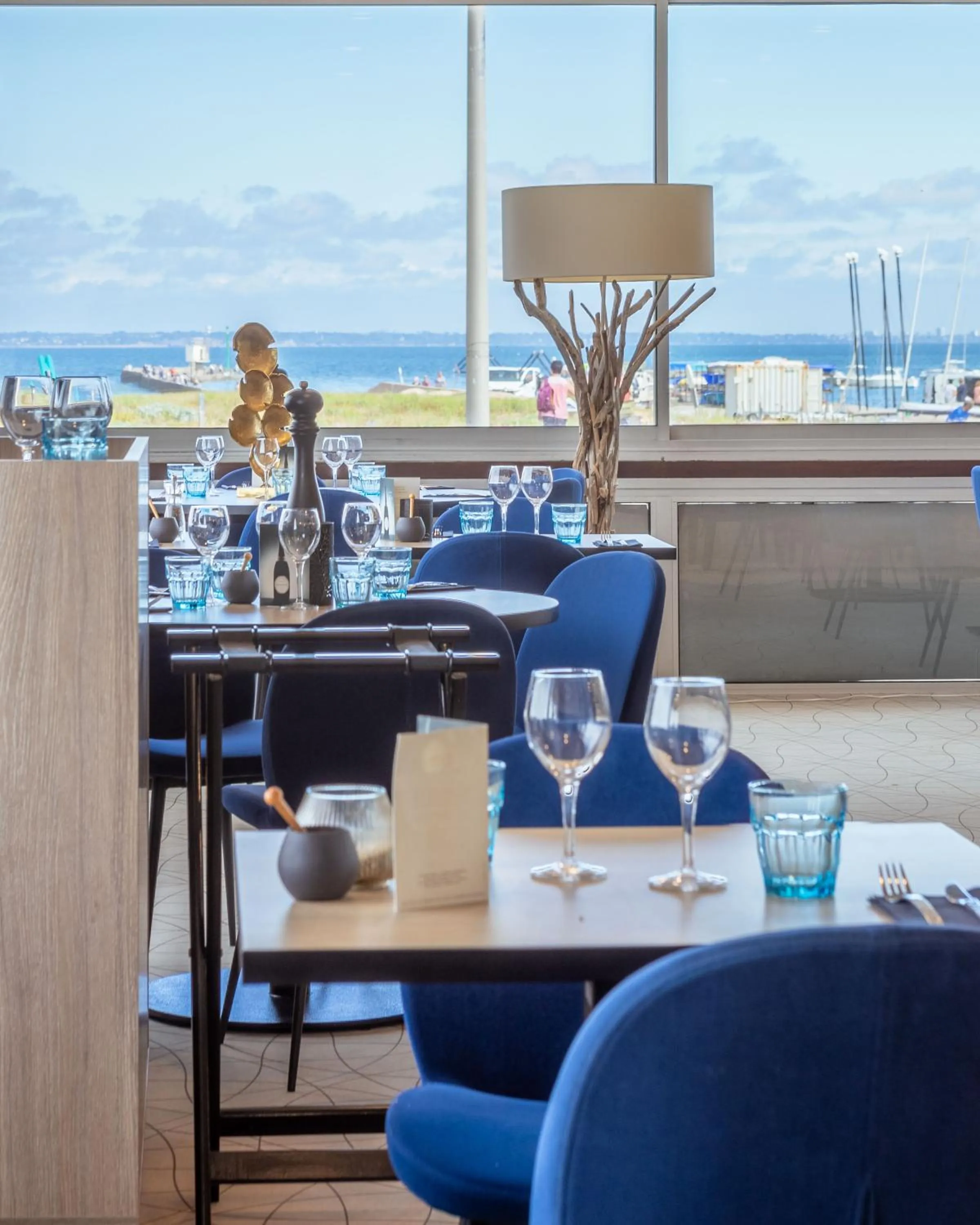 Restaurant/places to eat in Logis Hôtel Le Calluna Restaurant La Flottille