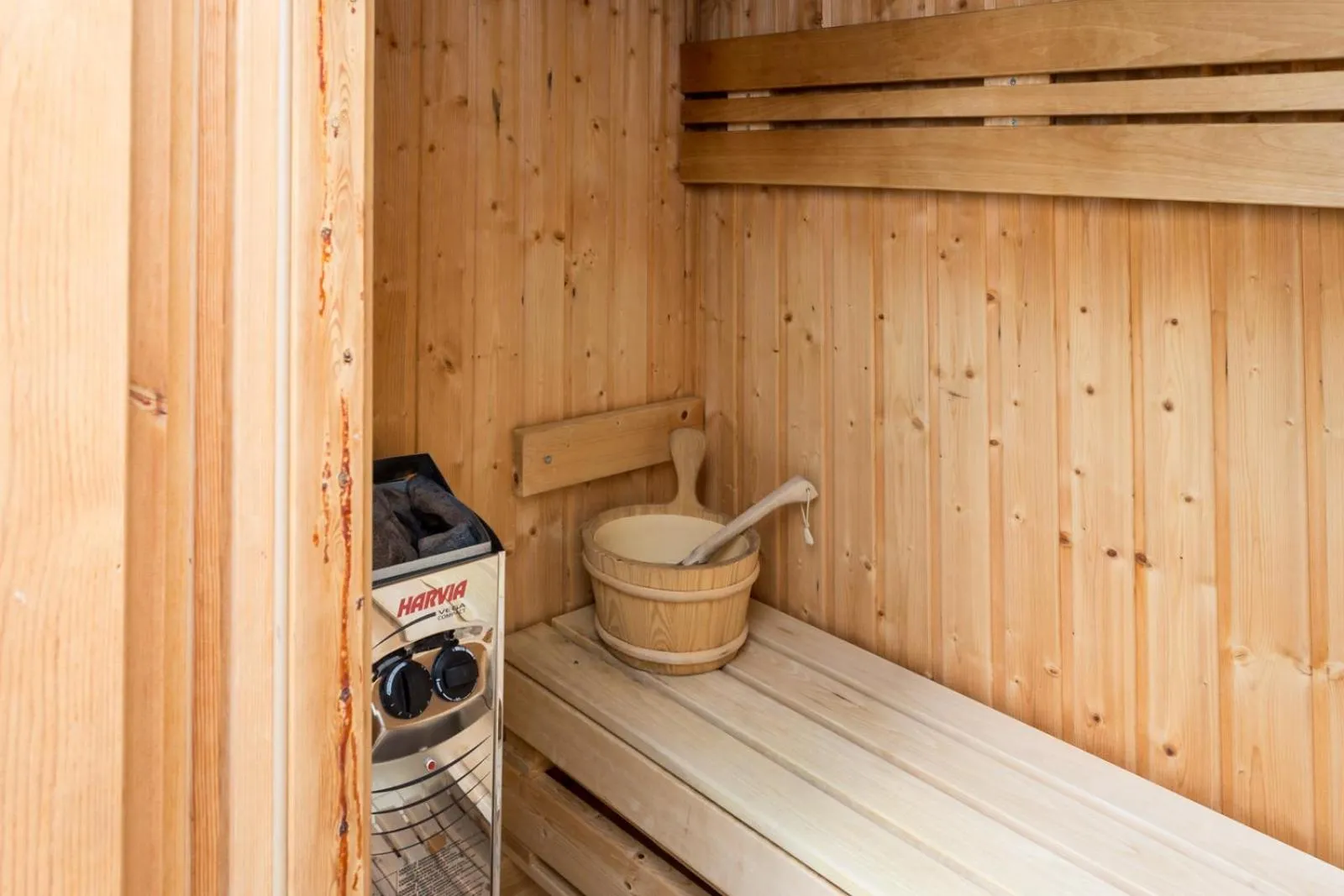 Sauna in Logis Hôtel Le Calluna Restaurant La Flottille