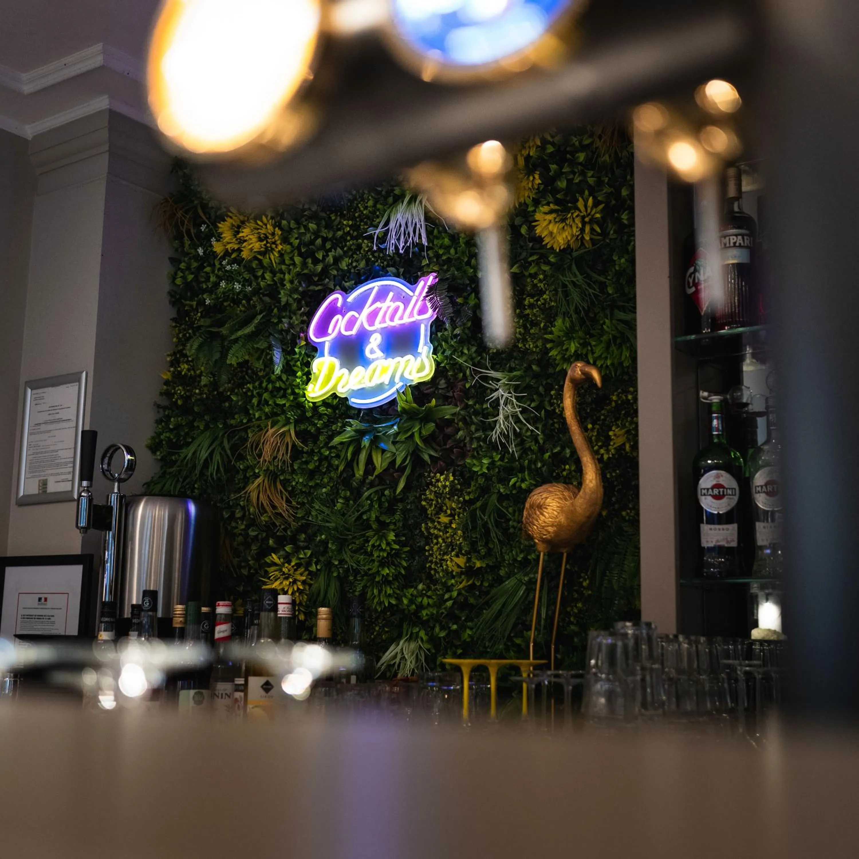 Lounge or bar in Logis Hôtel & Restaurant - Les Tuileries