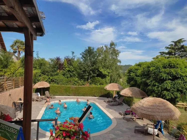 Swimming pool in Hotel Belle Vue