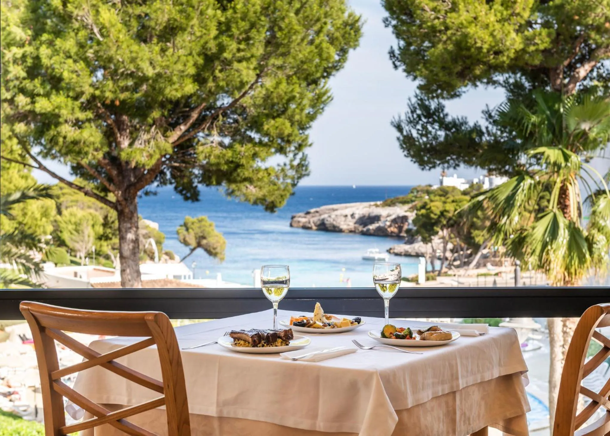 Restaurant/places to eat in Inturotel Cala Azul