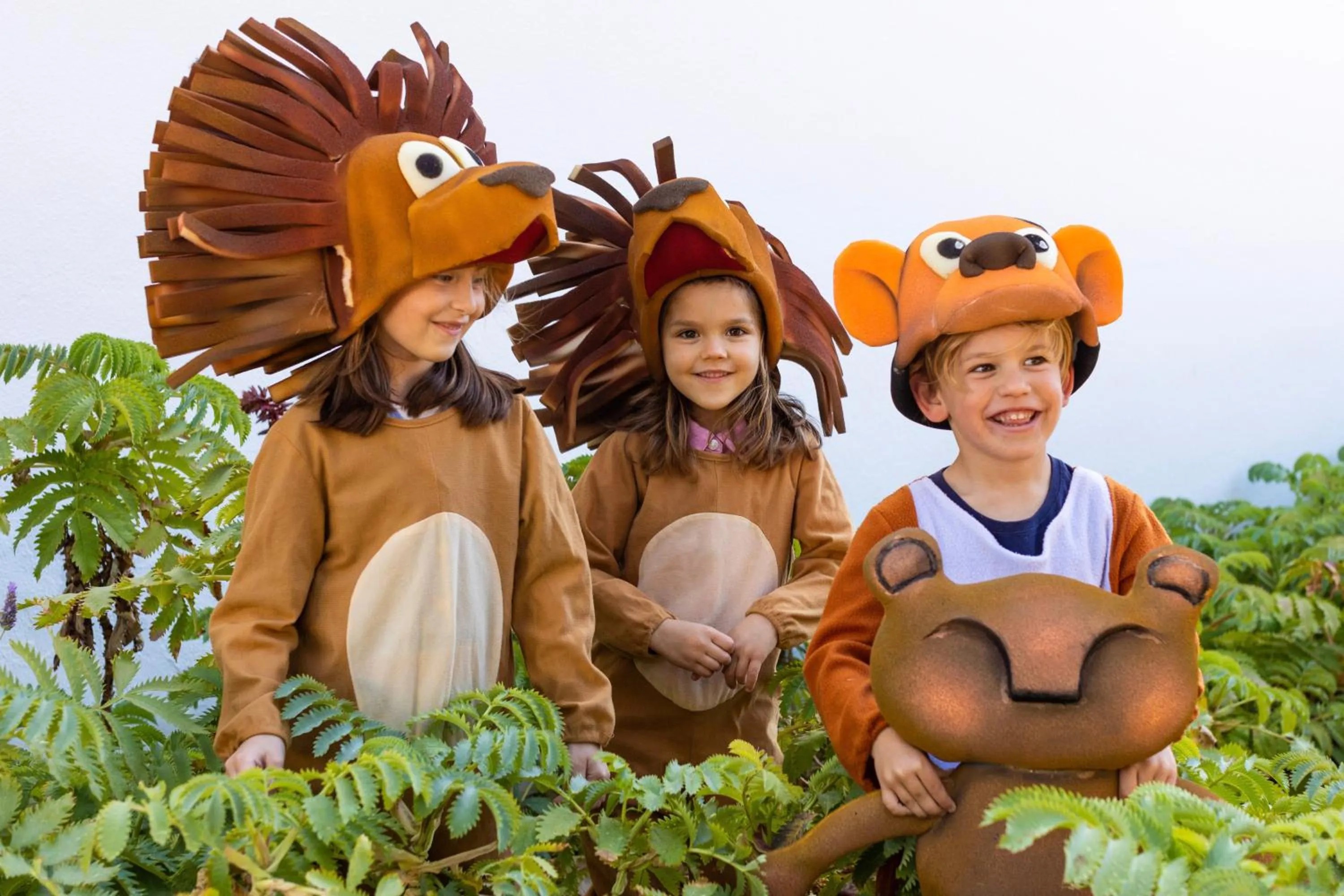 children in Inturotel Cala Azul
