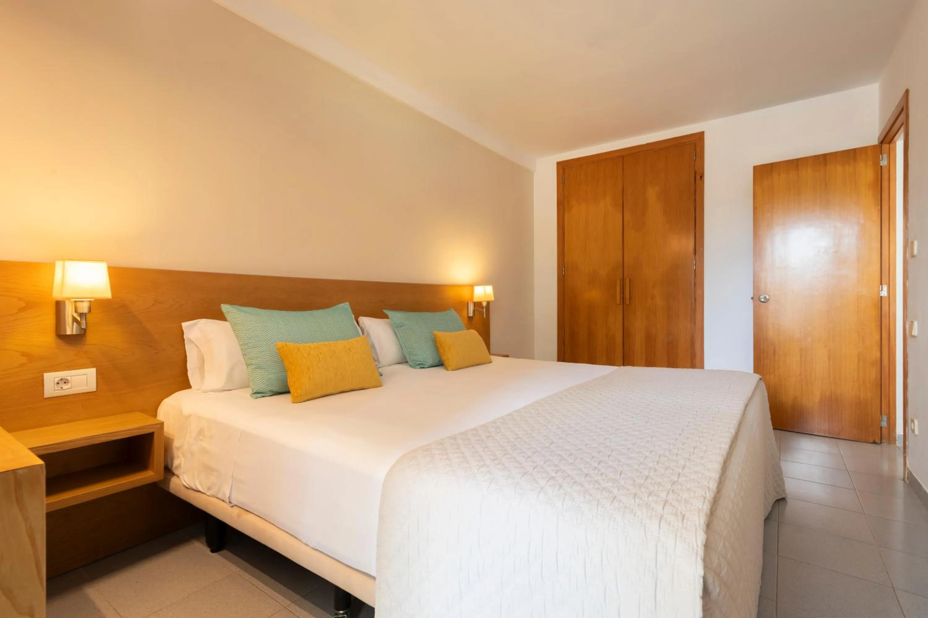 Bedroom, Bed in Inturotel Azul Garden