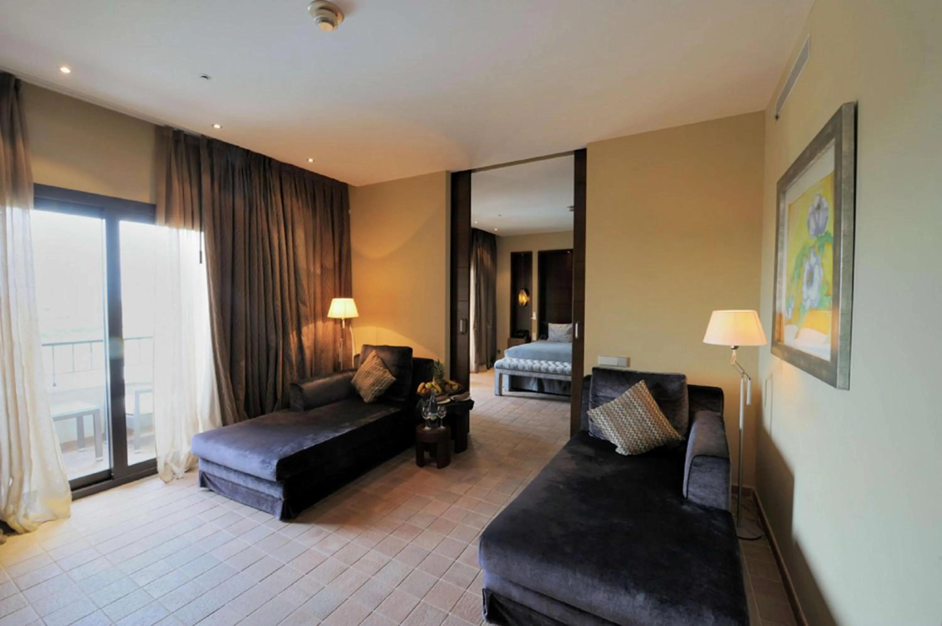 Living room, Bed in Doubletree By Hilton La Torre Golf Resort