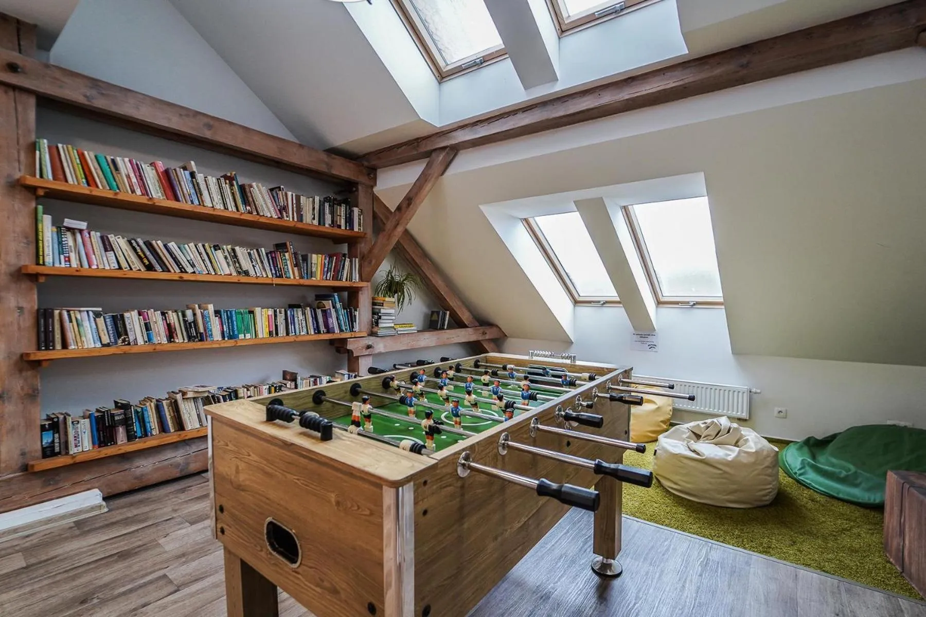 Communal lounge/ TV room in Kampus Palace