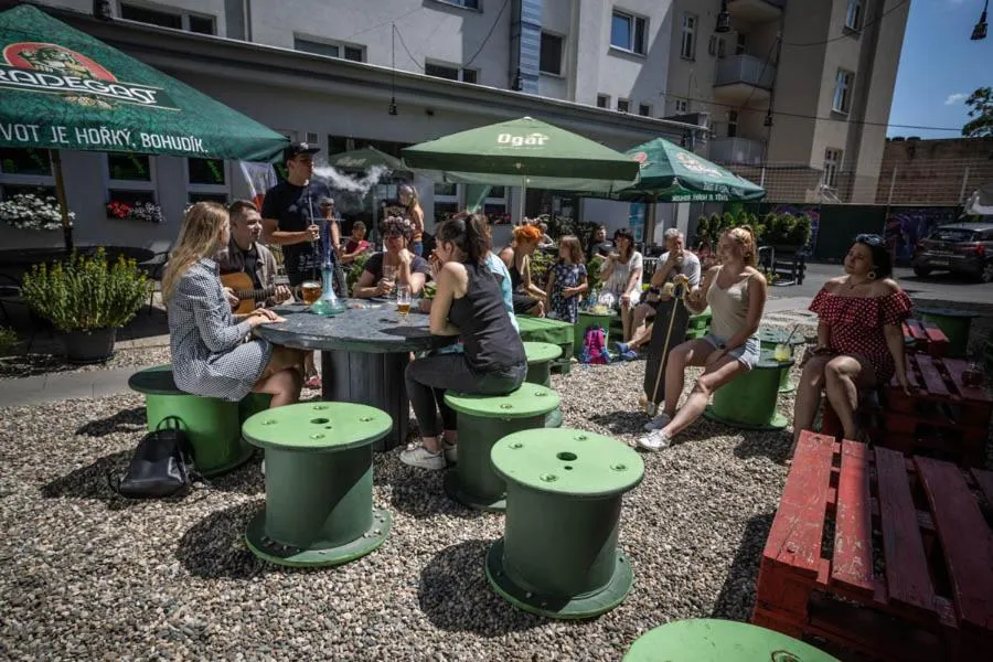 People in Kampus Palace