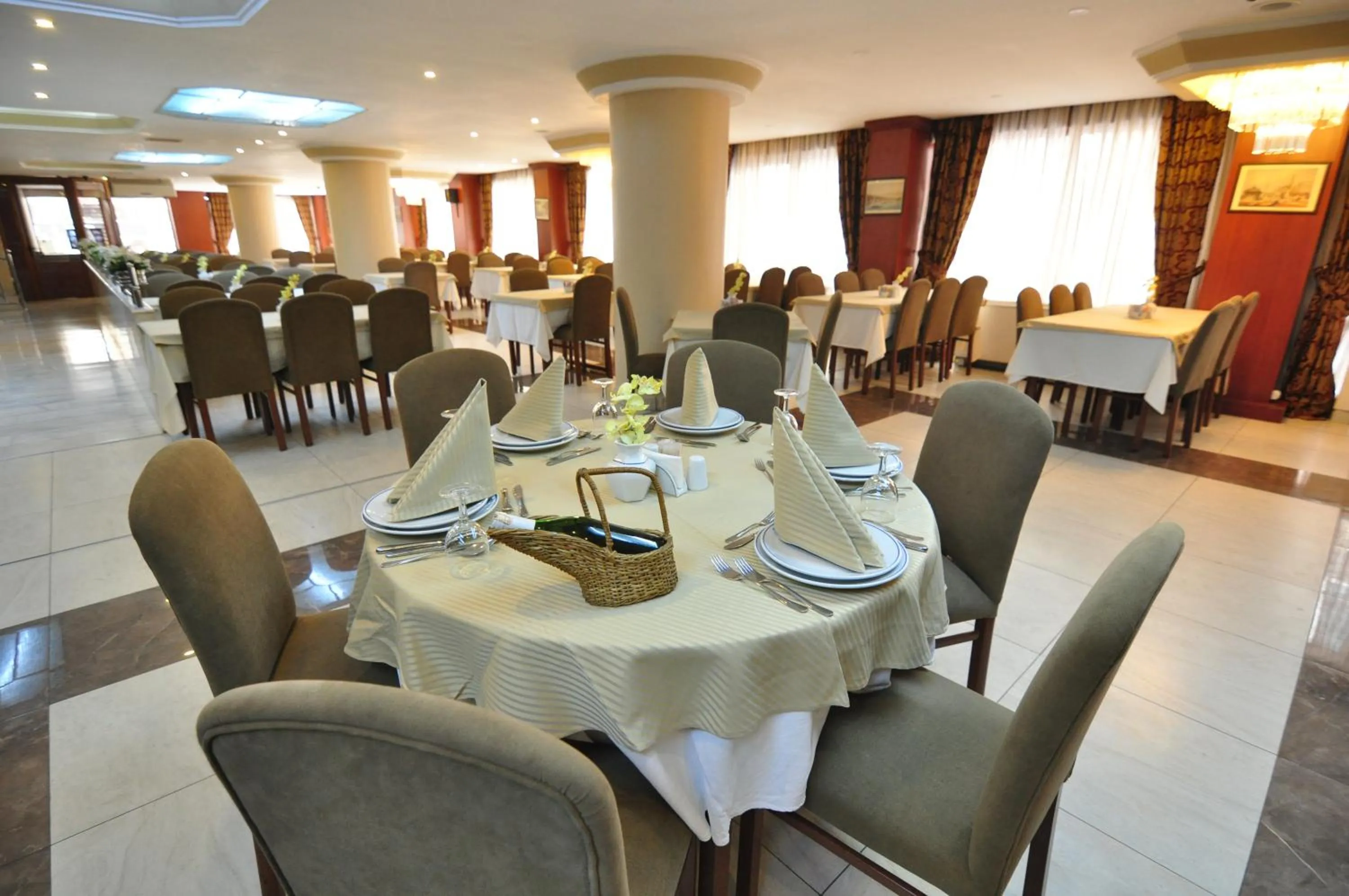Restaurant/places to eat in Hotel Buyuk Sahinler