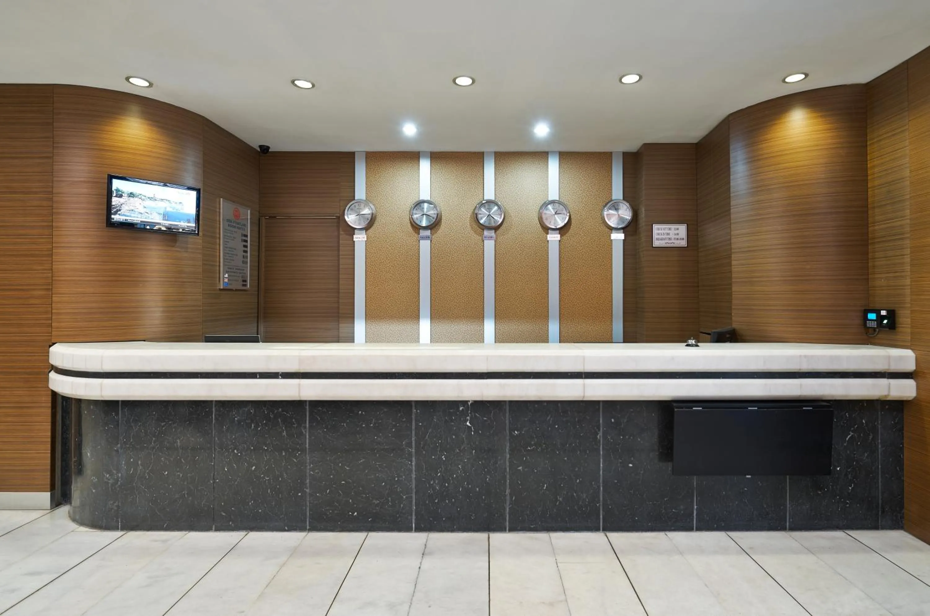 Lobby or reception in Hotel Buyuk Sahinler