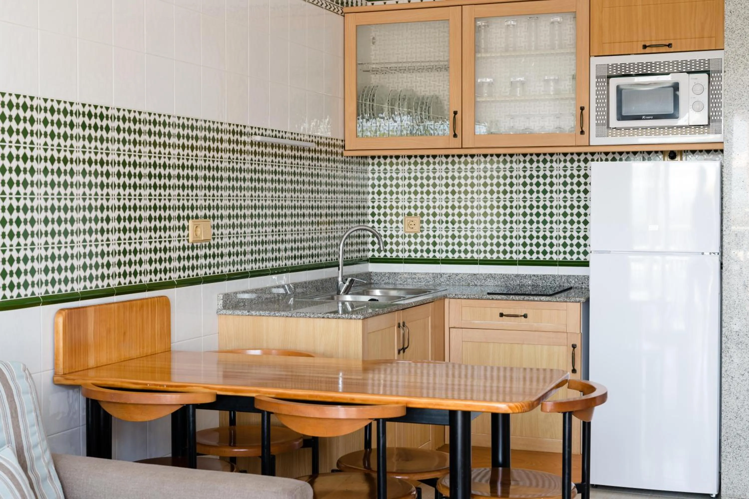 Photo of the whole room in Plus Fariones Apartamentos