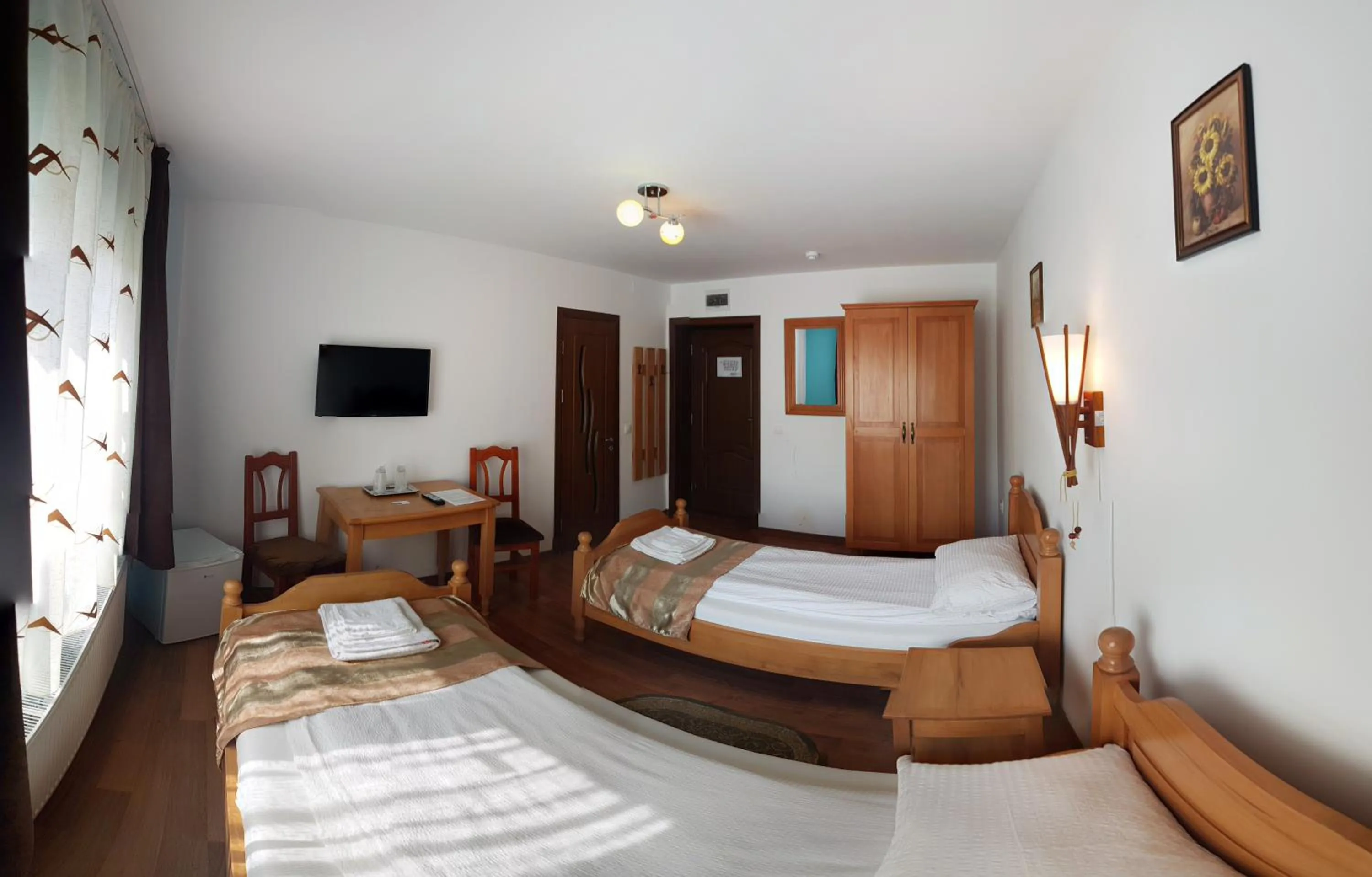 Property building, Bed in Pensiunea Muresul