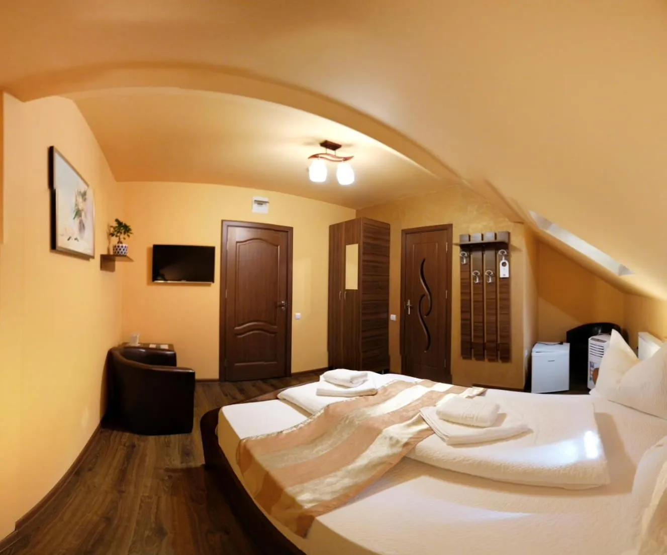 Bed in Pensiunea Muresul