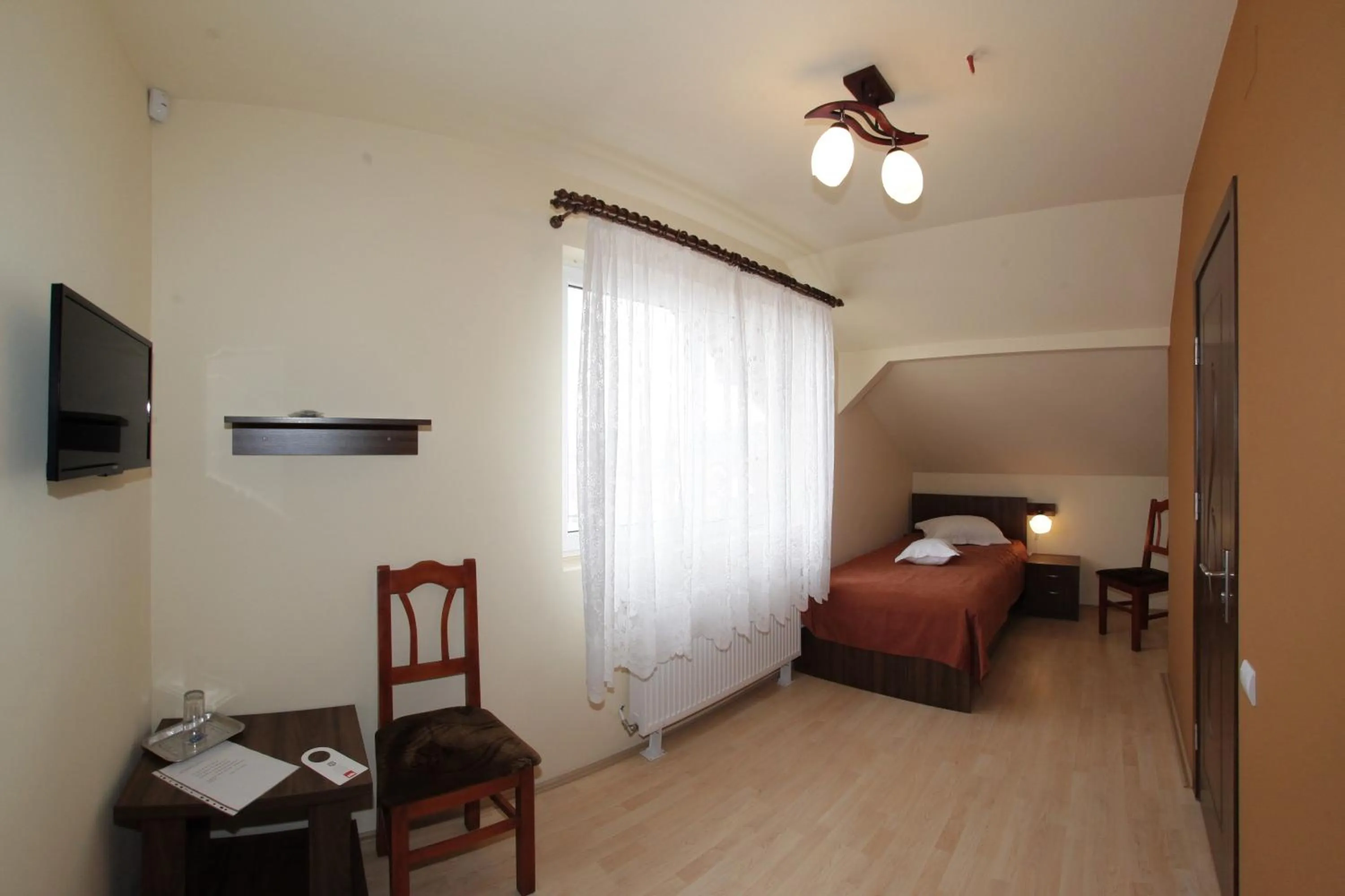 Day, Bed in Pensiunea Muresul