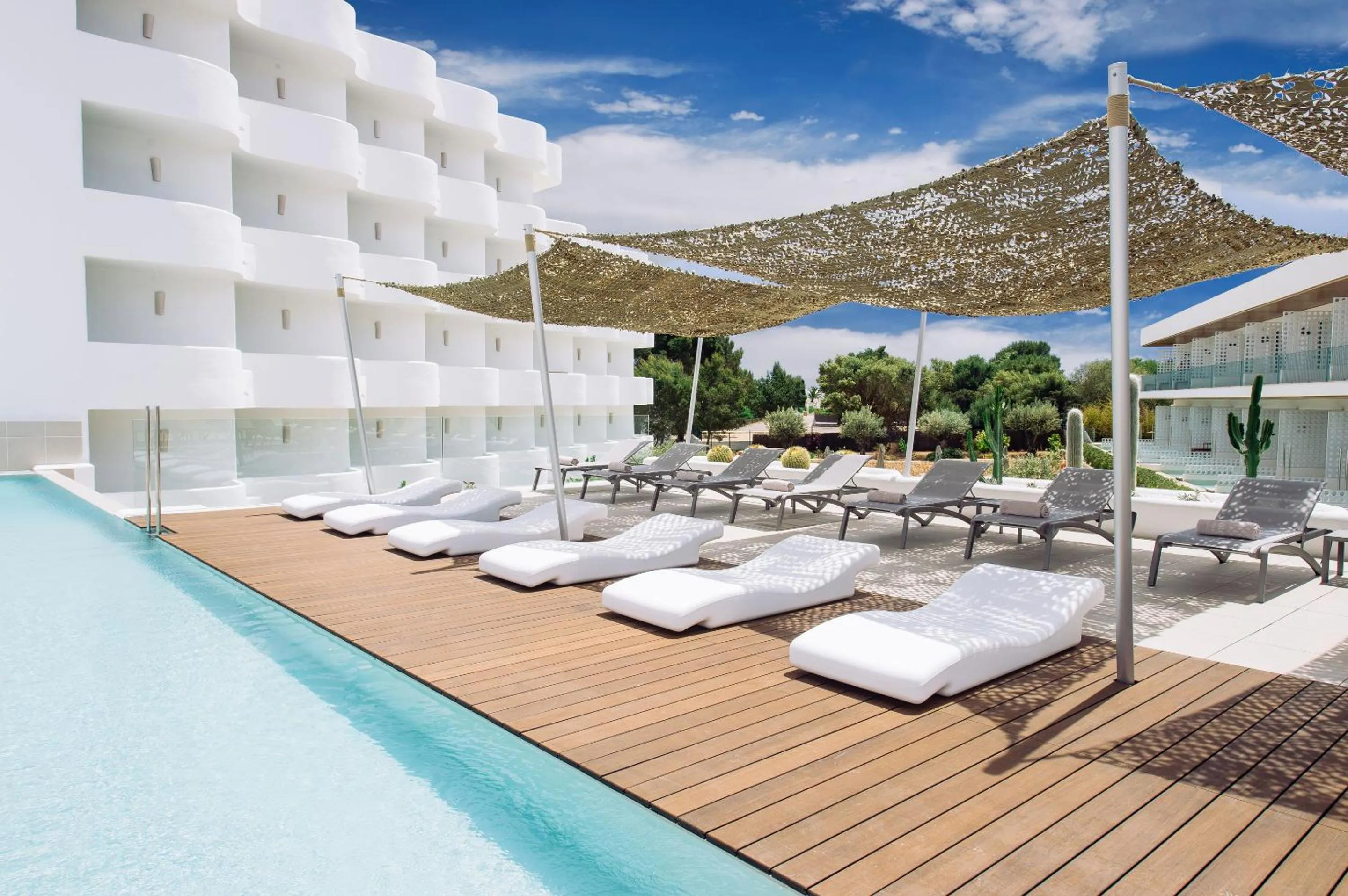 Solarium in Inturotel Cala Esmeralda Beach Hotel & Spa - Adults Only
