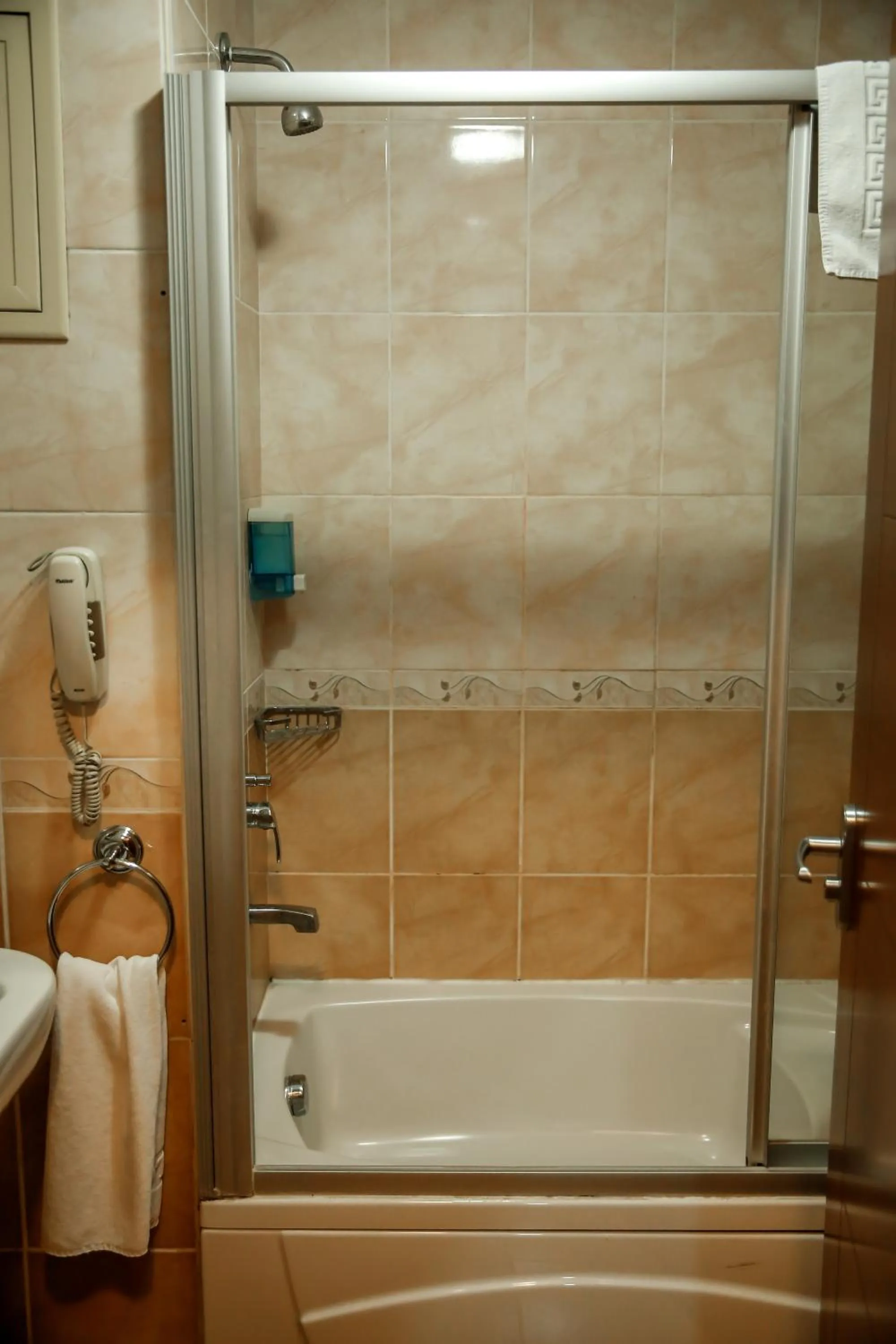 Shower in Yuksel Hotel