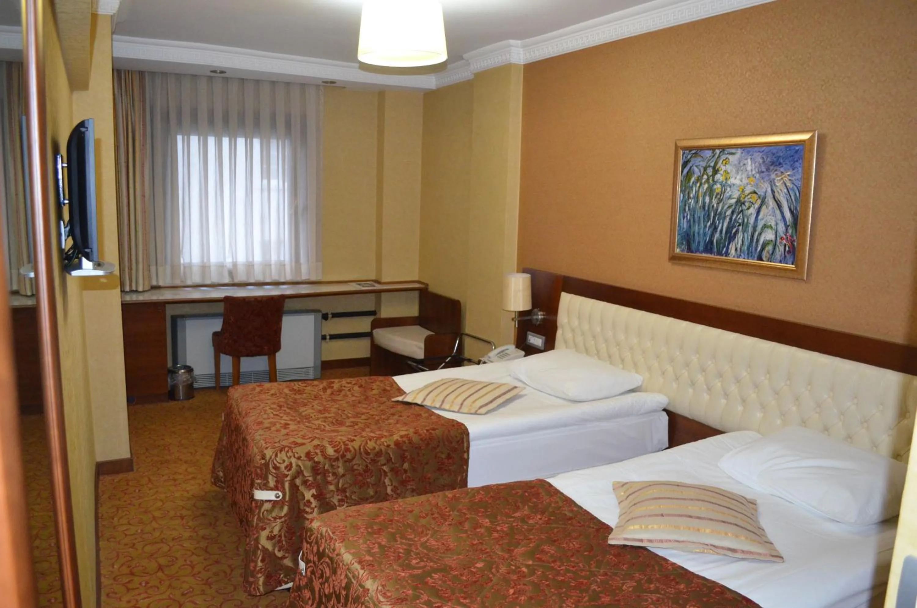 Bed in Yuksel Hotel