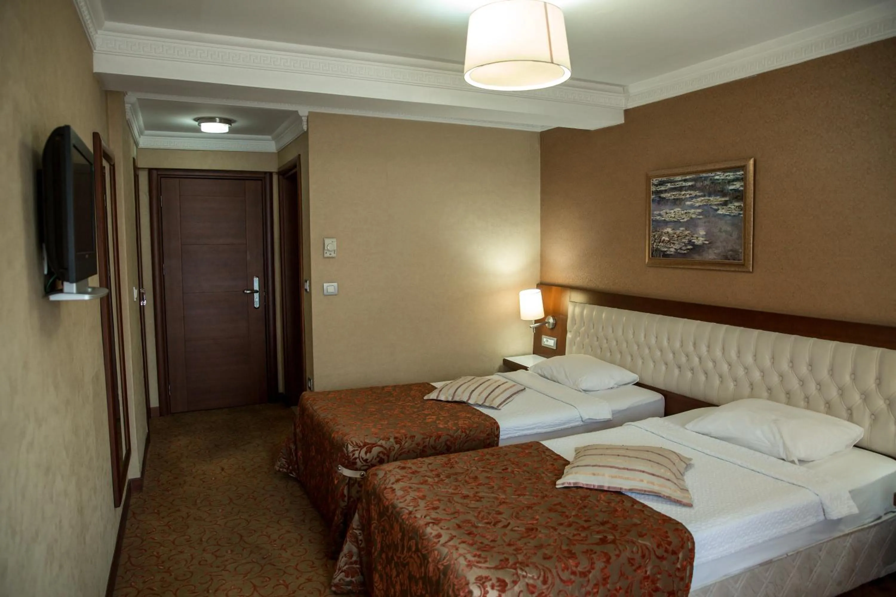 Bed in Yuksel Hotel