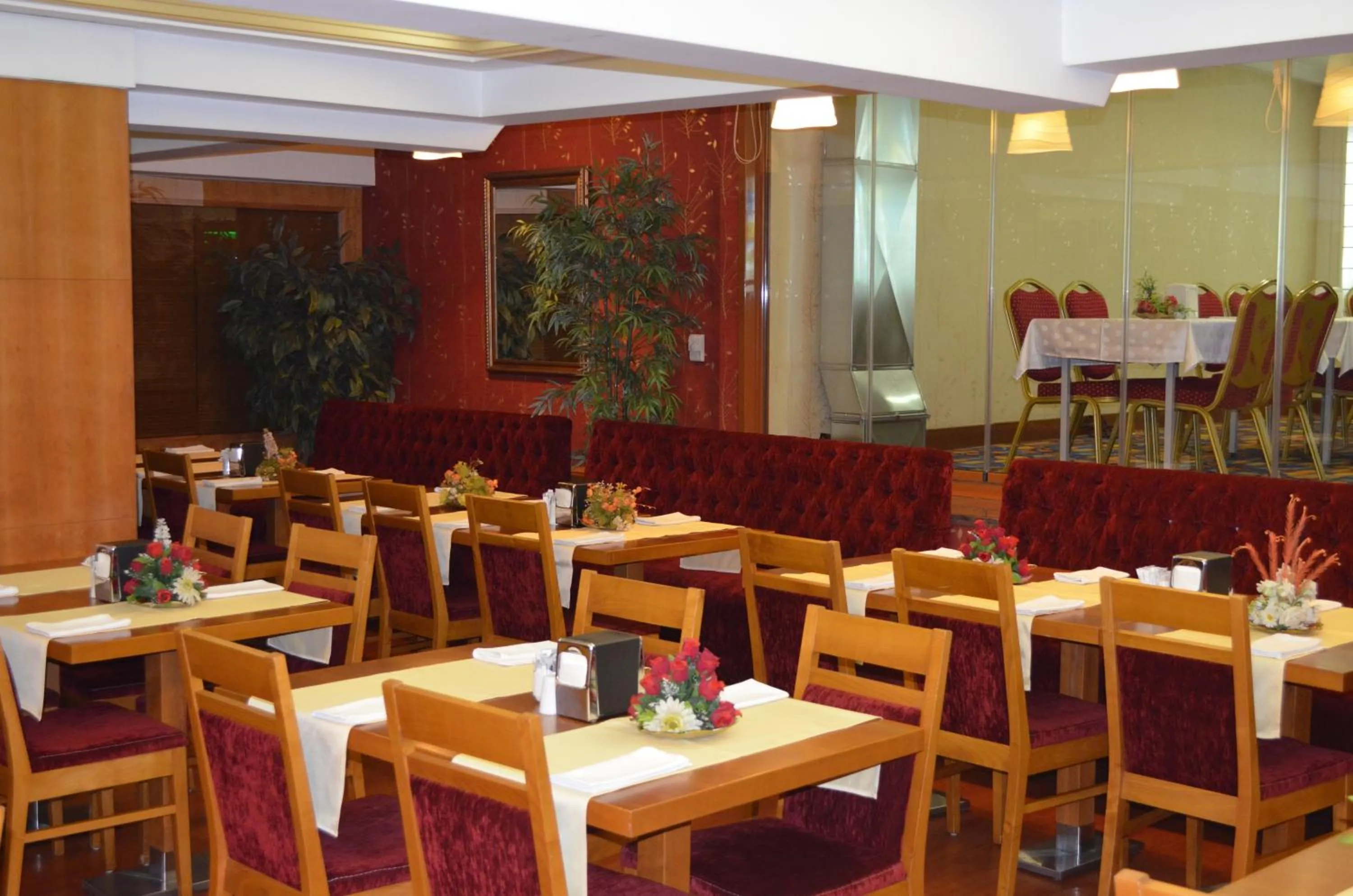 Restaurant/places to eat in Yuksel Hotel