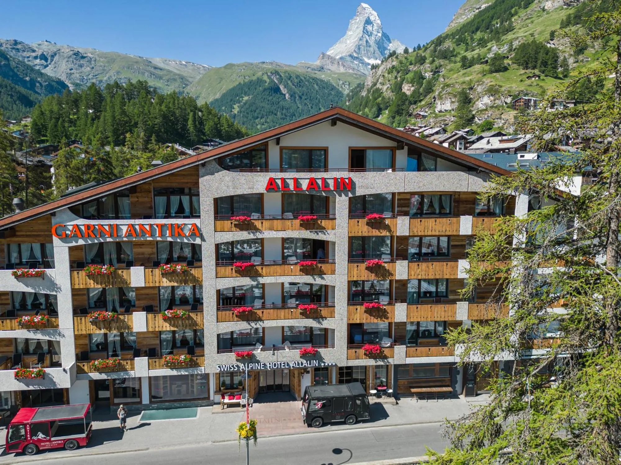 Swiss Alpine Hotel Allalin