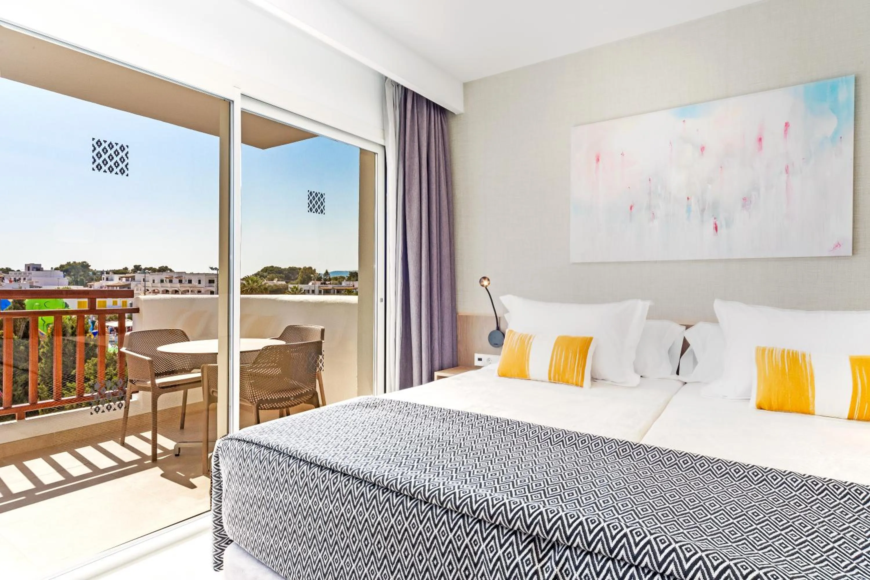 Bedroom, Bed in Inturotel Esmeralda Park