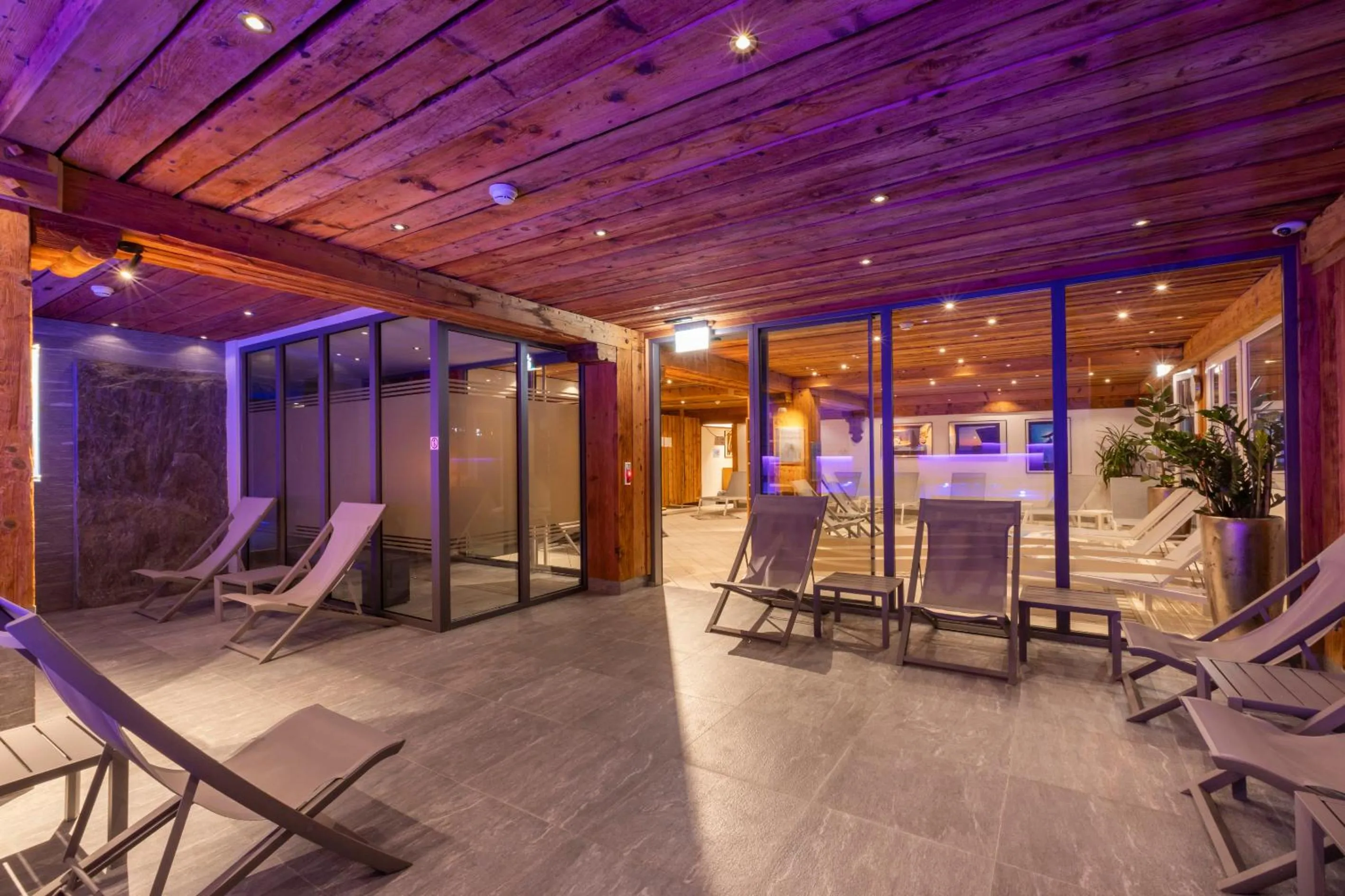 Swimming pool in Arca Aparthotel & Spa