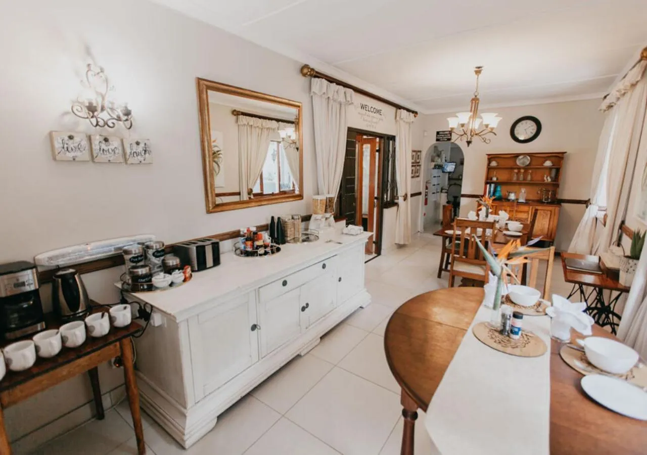 Dining area in Sylvern Bed and Breakfast