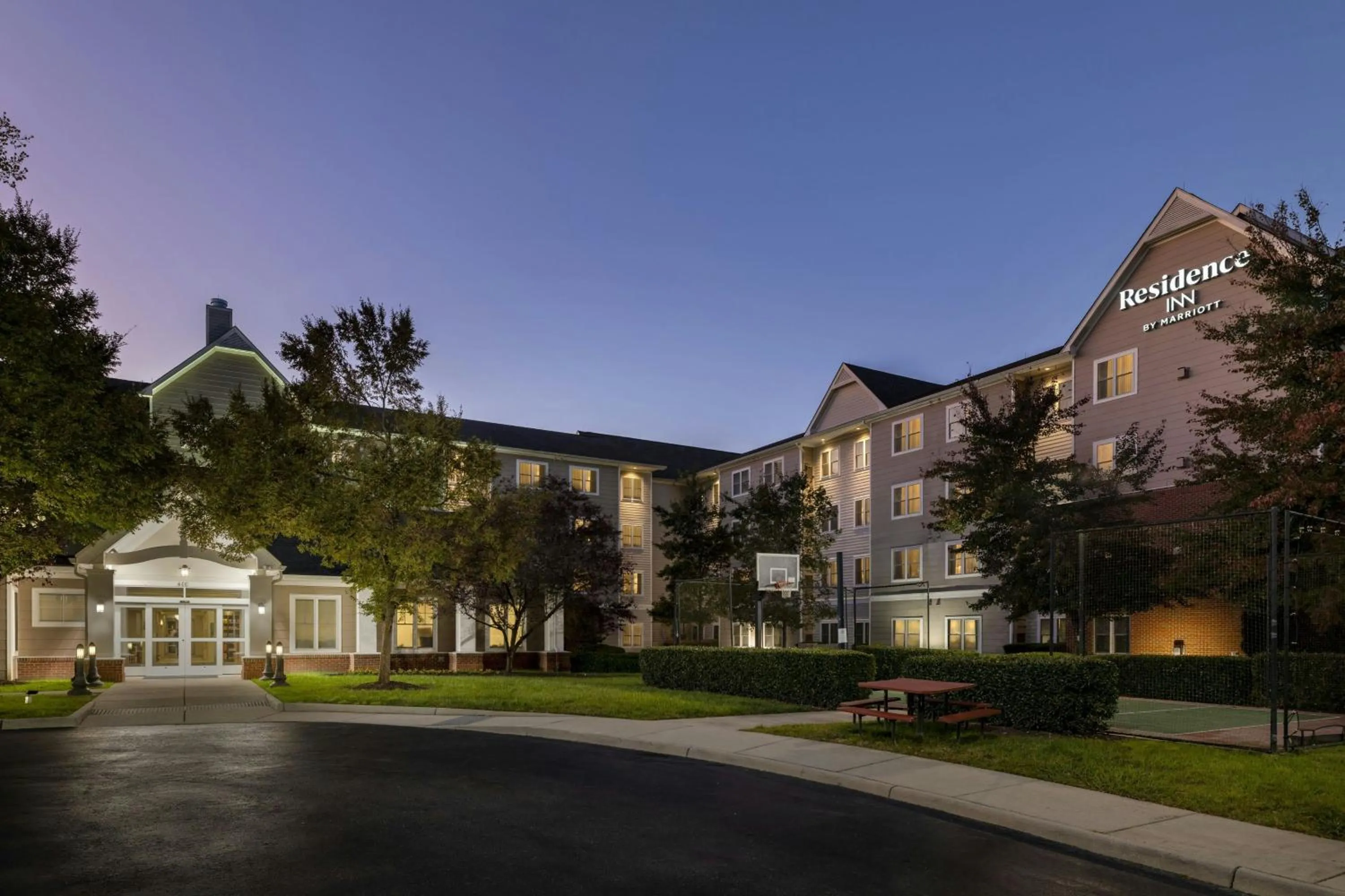 Property building in Residence Inn by Marriott Richmond Chester