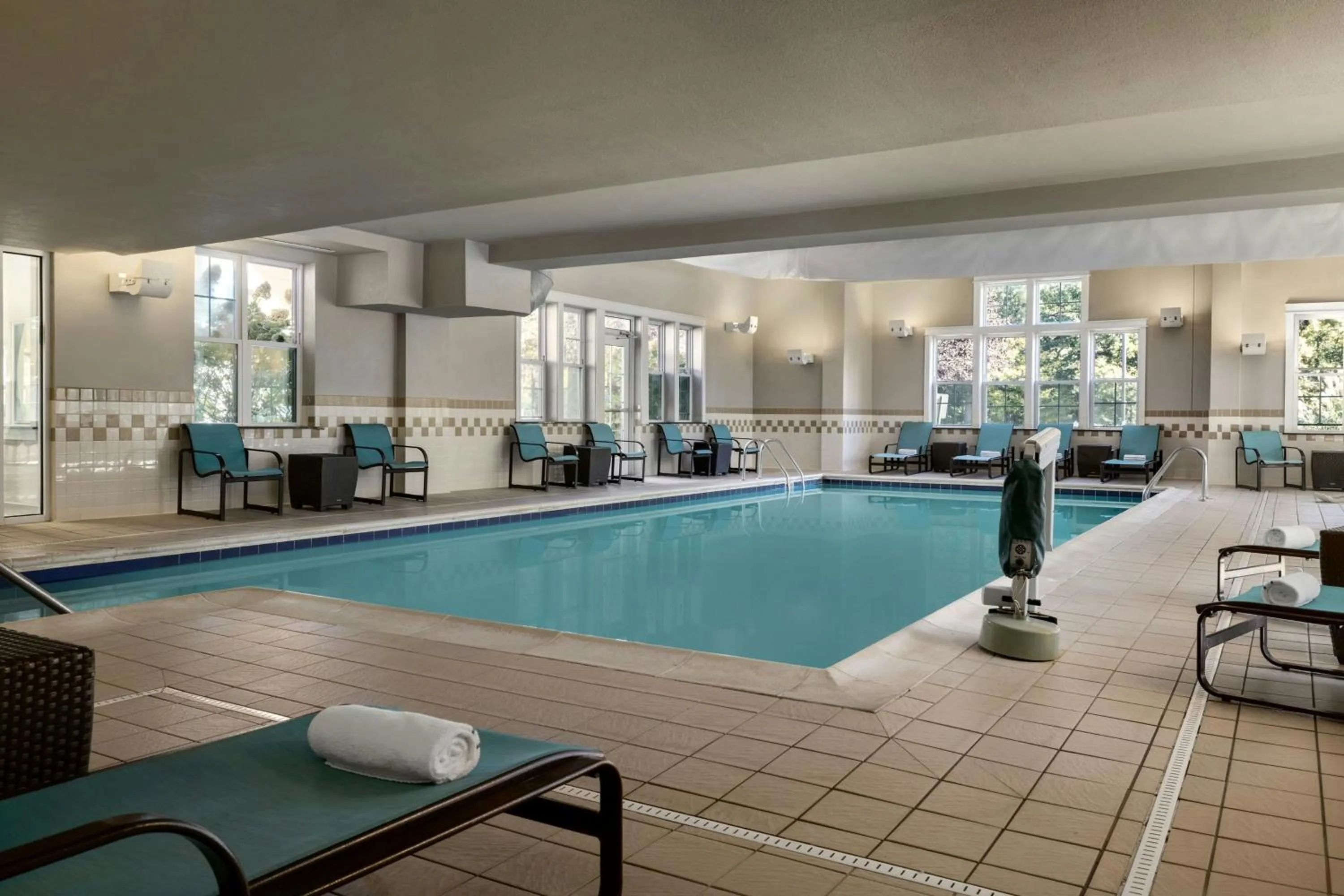 Swimming pool in Residence Inn by Marriott Richmond Chester
