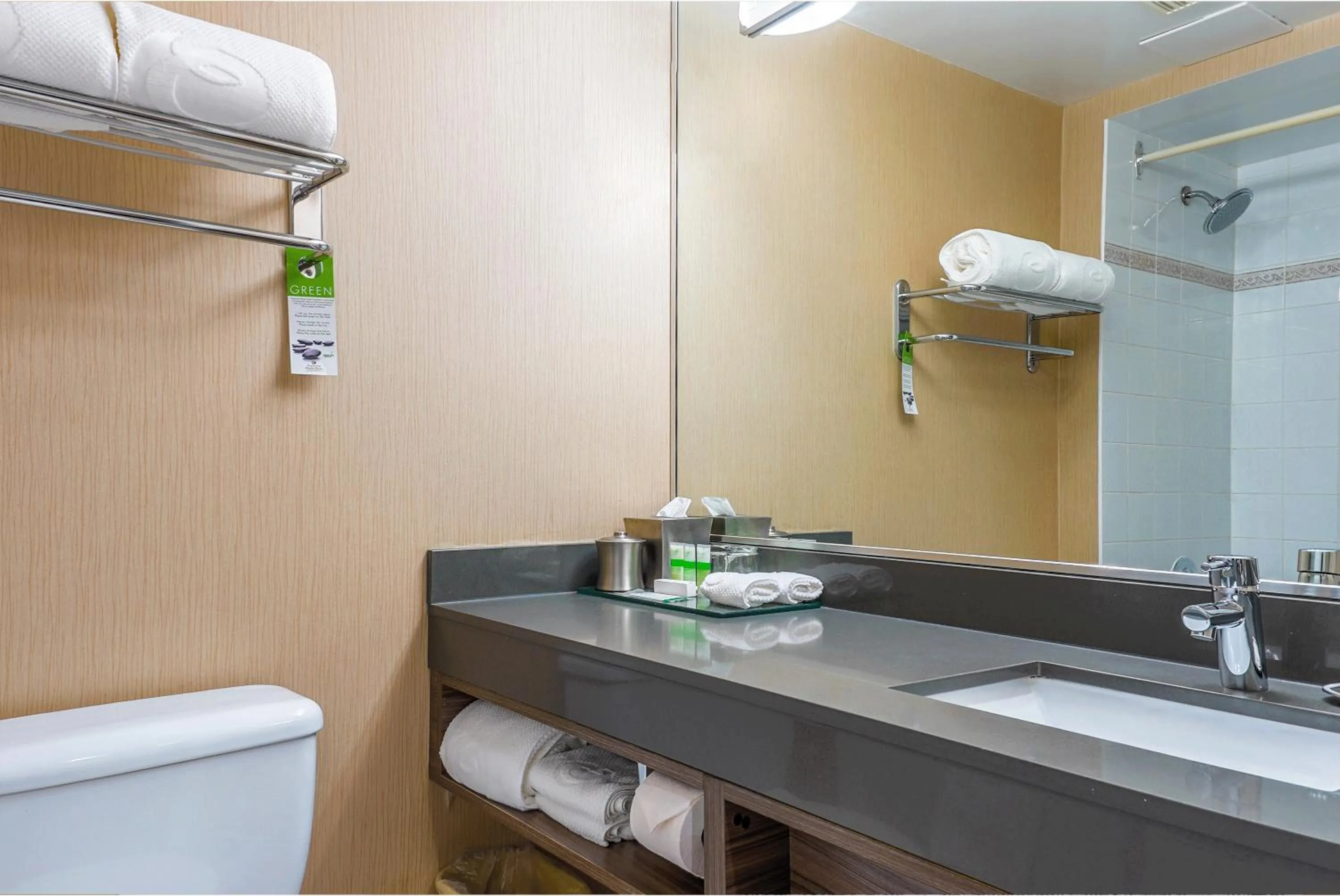 Executive Plaza Hotel & Conference Centre, Metro Vancouver