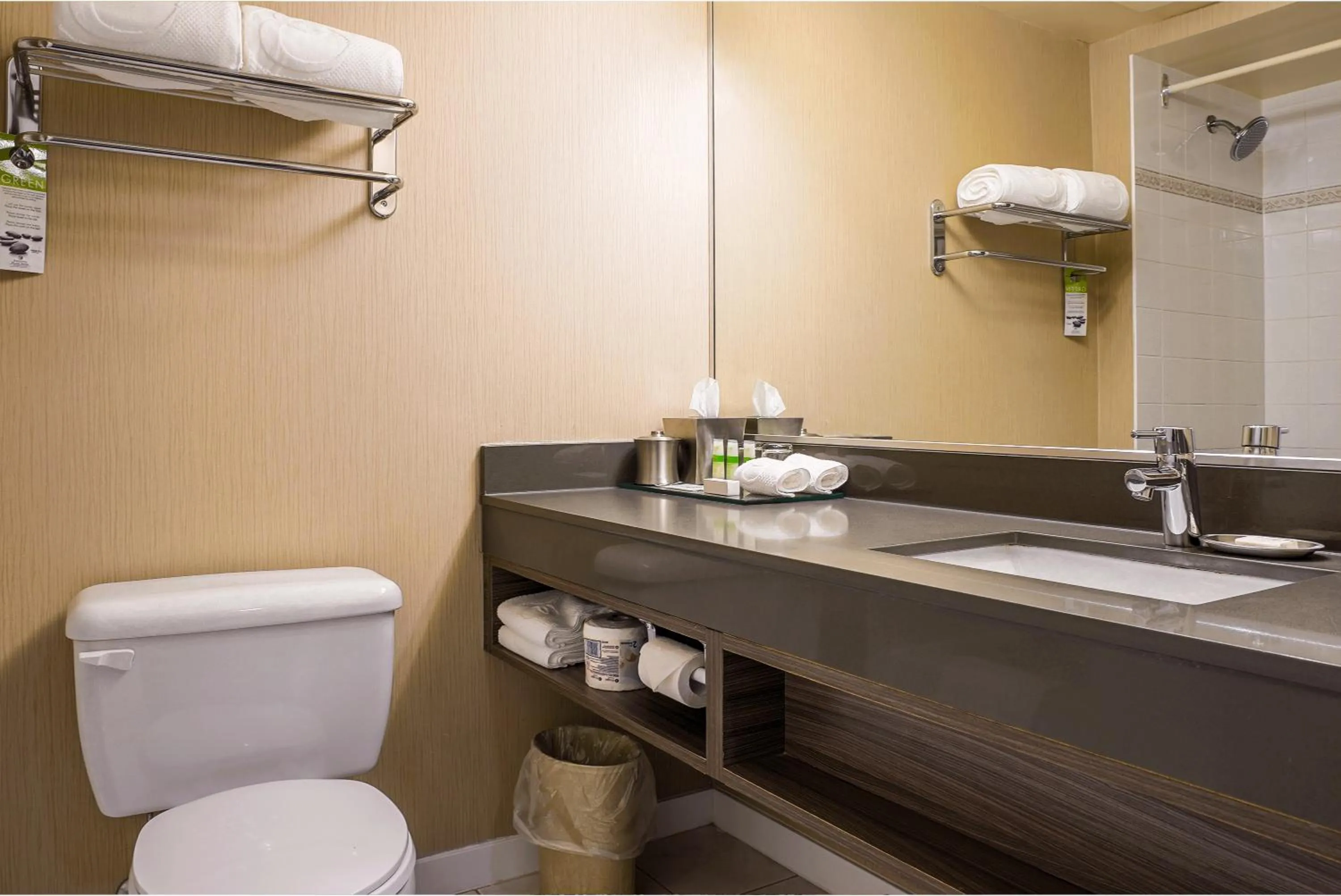 Executive Plaza Hotel & Conference Centre, Metro Vancouver