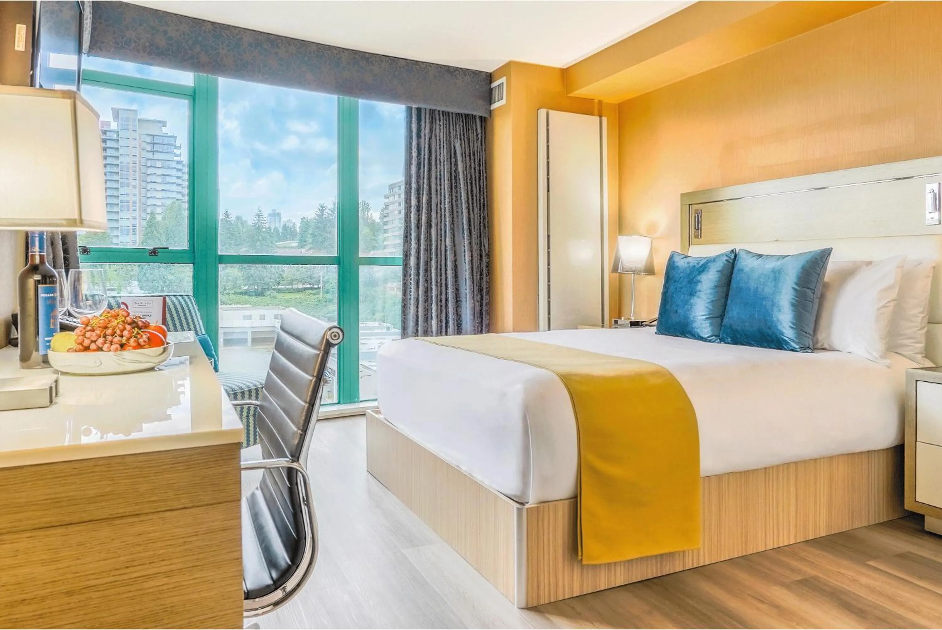 Bed in Executive Plaza Hotel & Conference Centre, Metro Vancouver