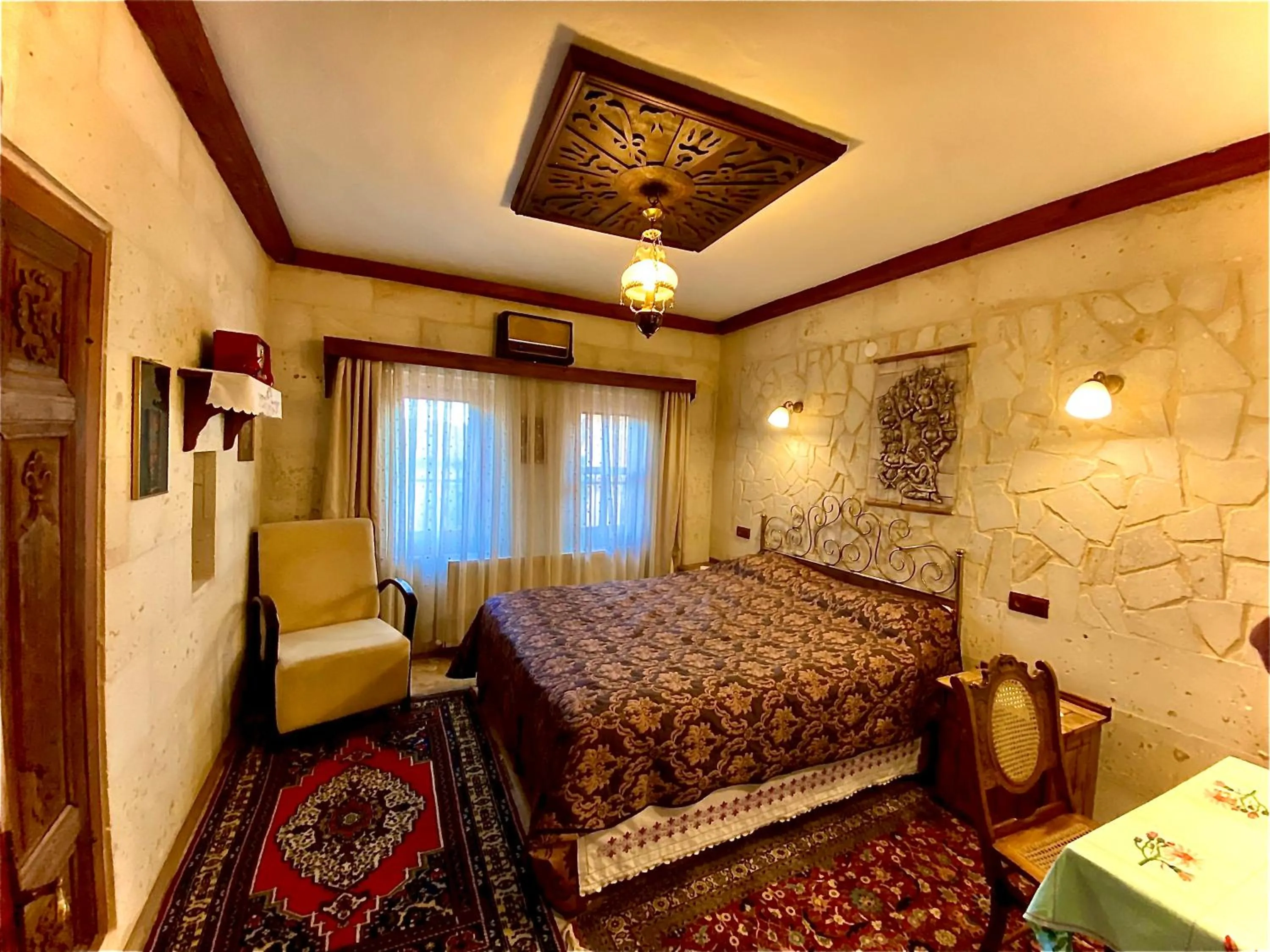 Photo of the whole room, Bed in Sofa Hotel