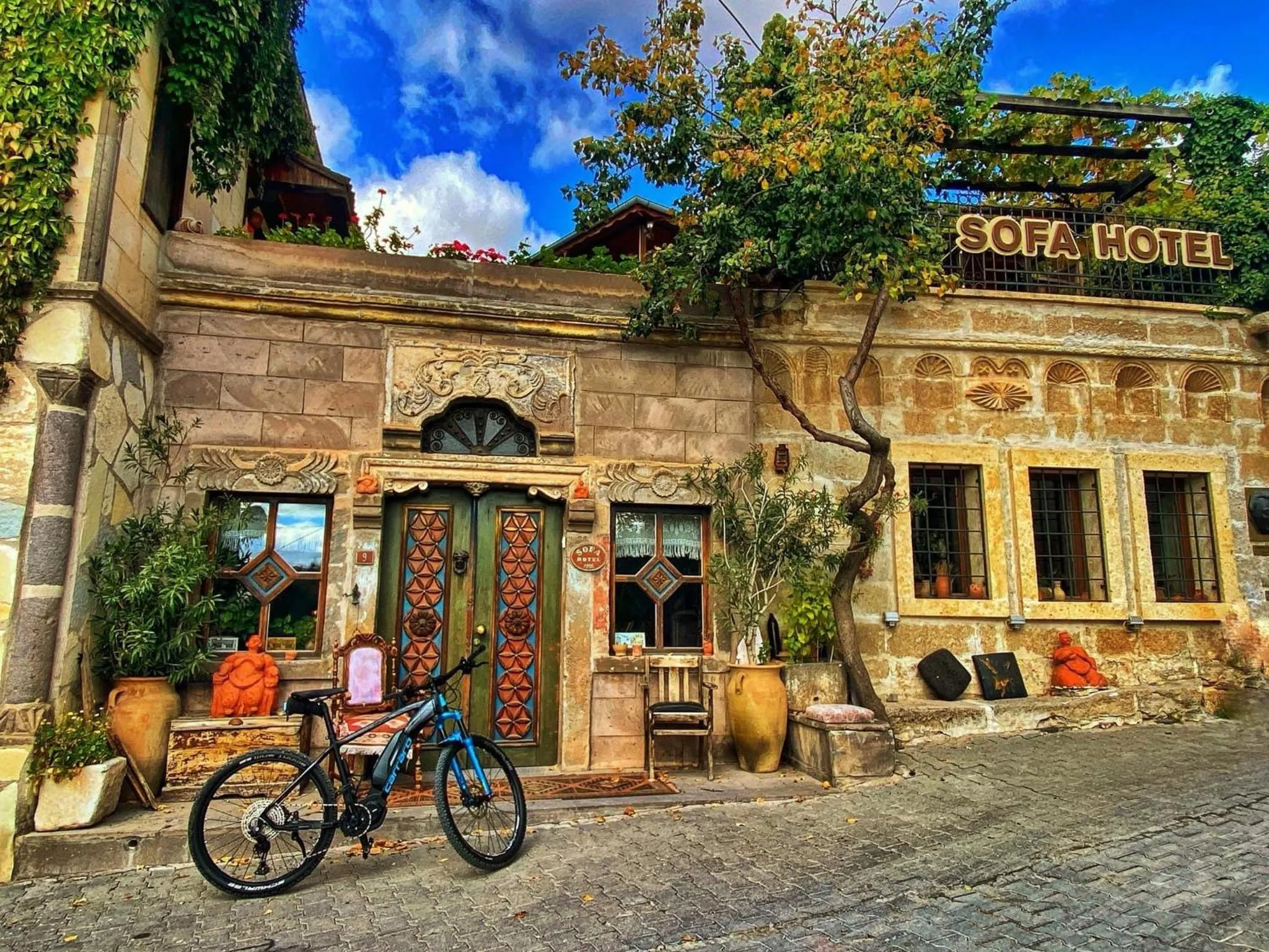 Property building in Sofa Hotel