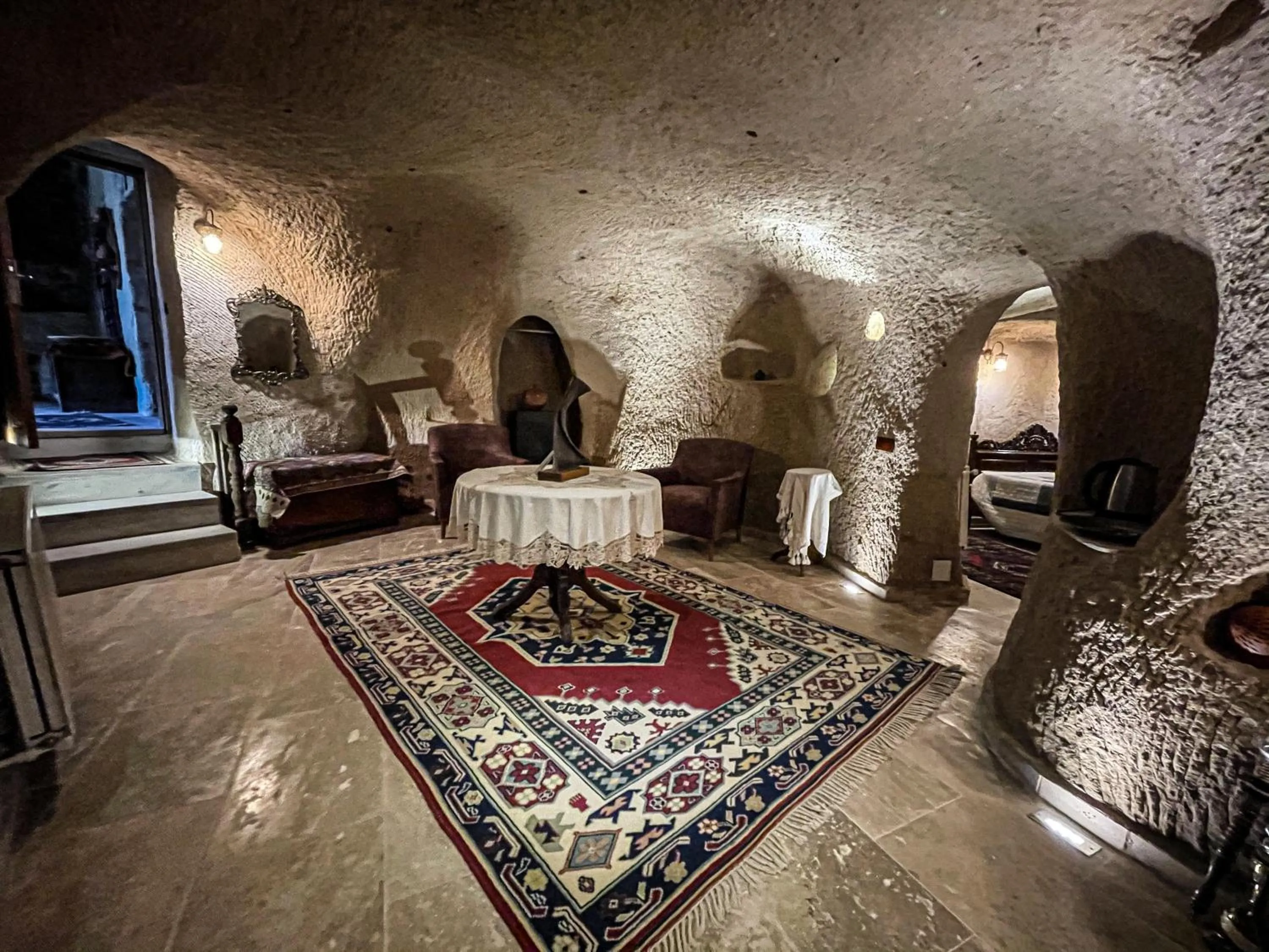 Photo of the whole room in Sofa Hotel