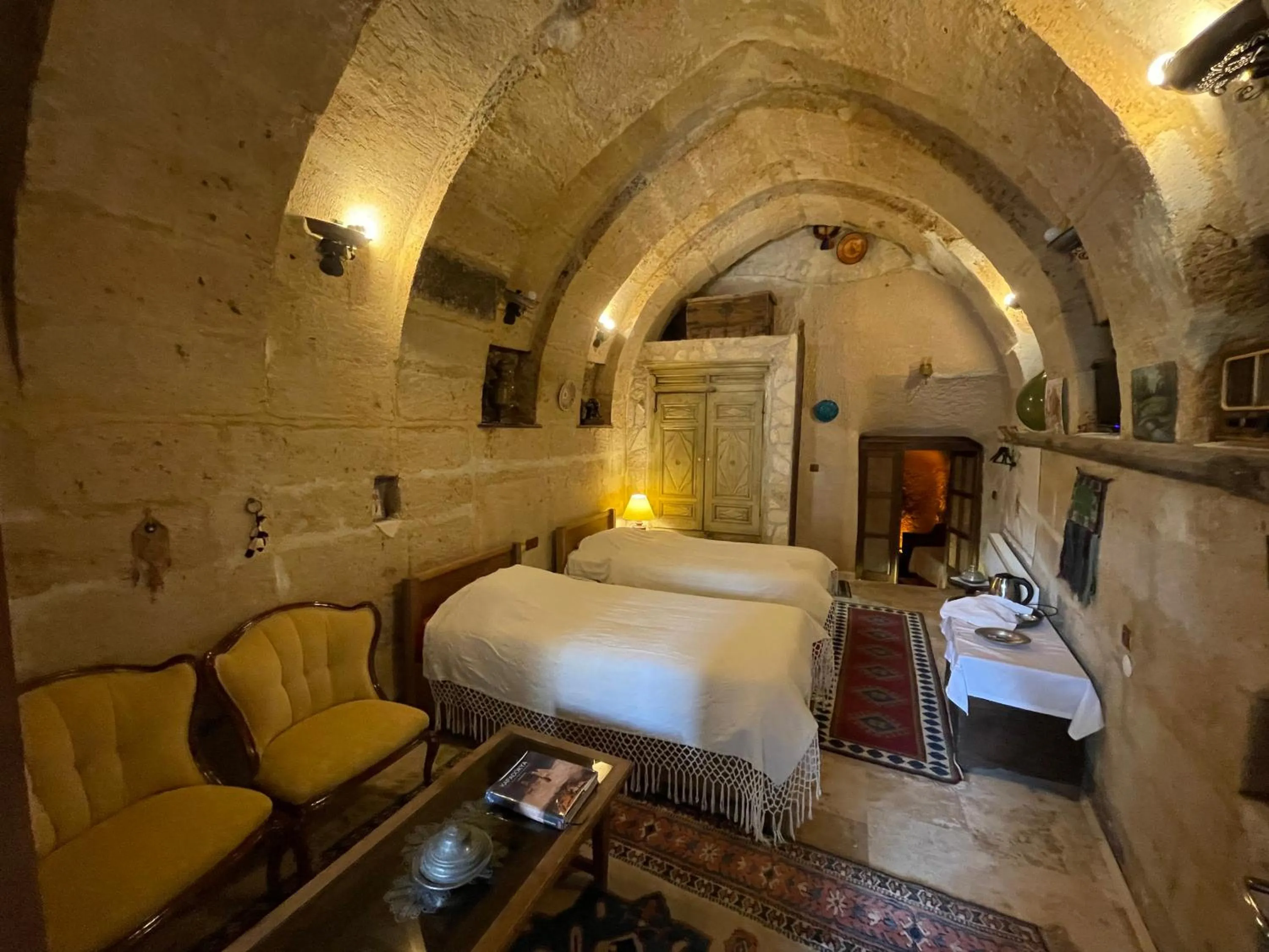 Photo of the whole room, Bed in Sofa Hotel