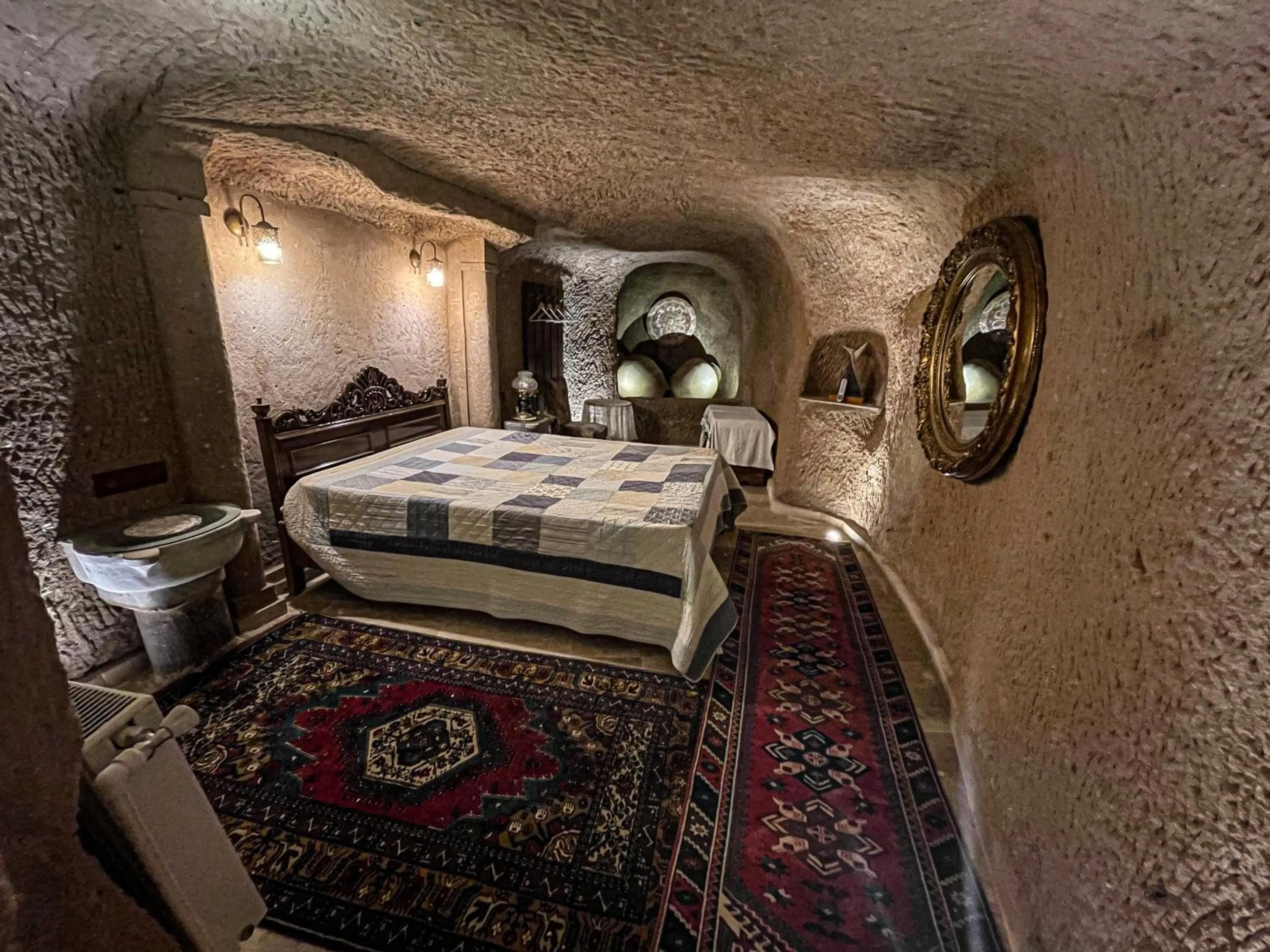 Photo of the whole room, Bed in Sofa Hotel