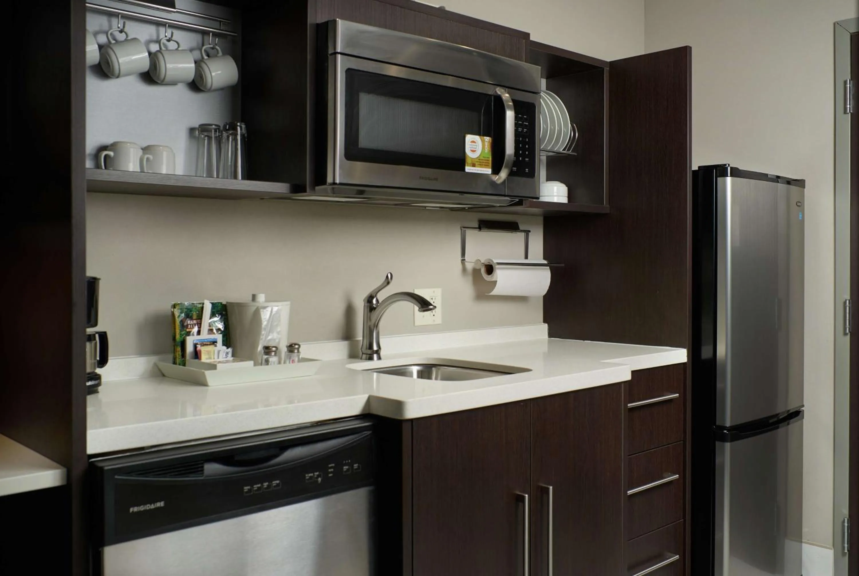Kitchen or kitchenette in Home2 Suites By Hilton Muskogee