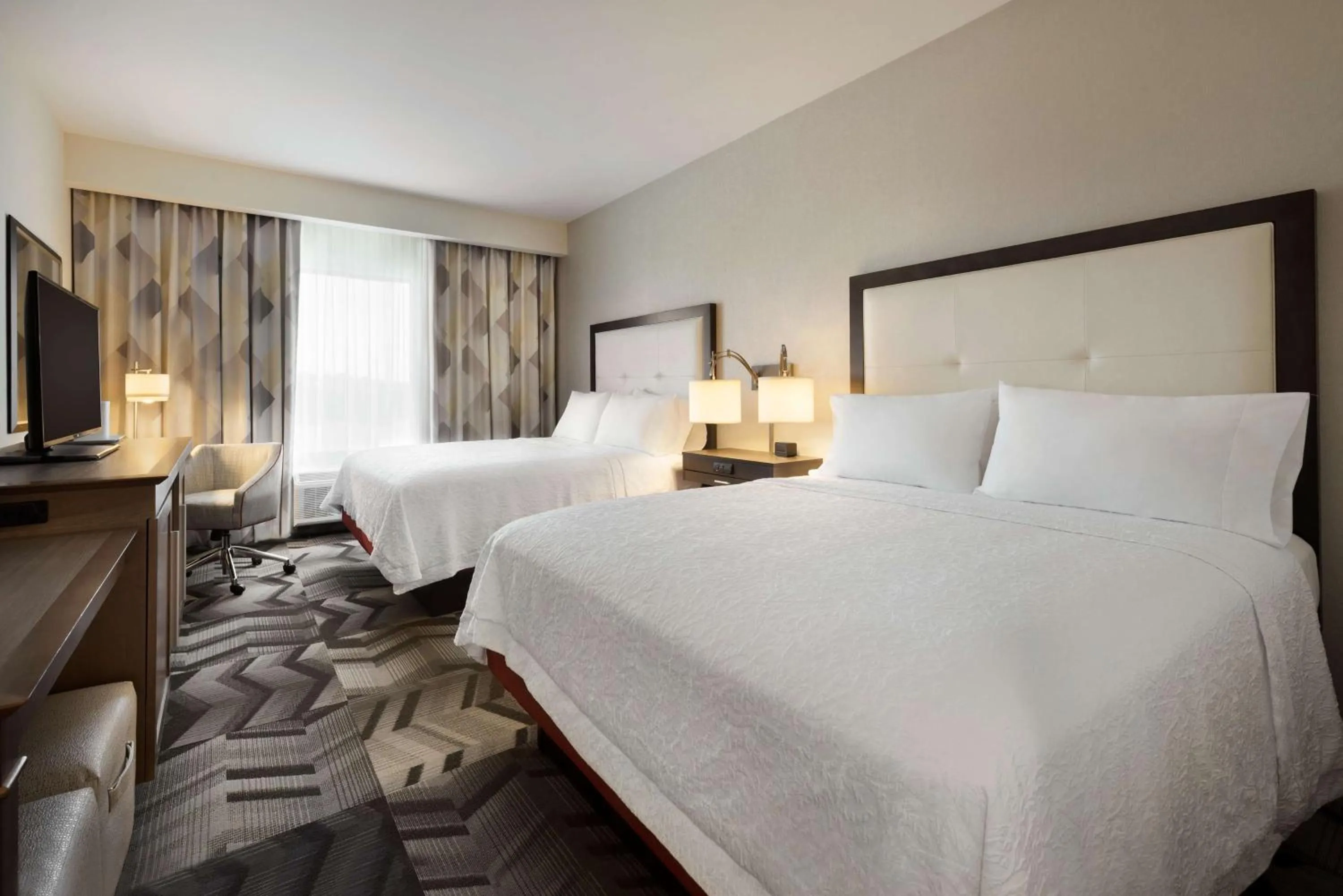 Bed in Hampton Inn by Hilton Spring Hill, TN