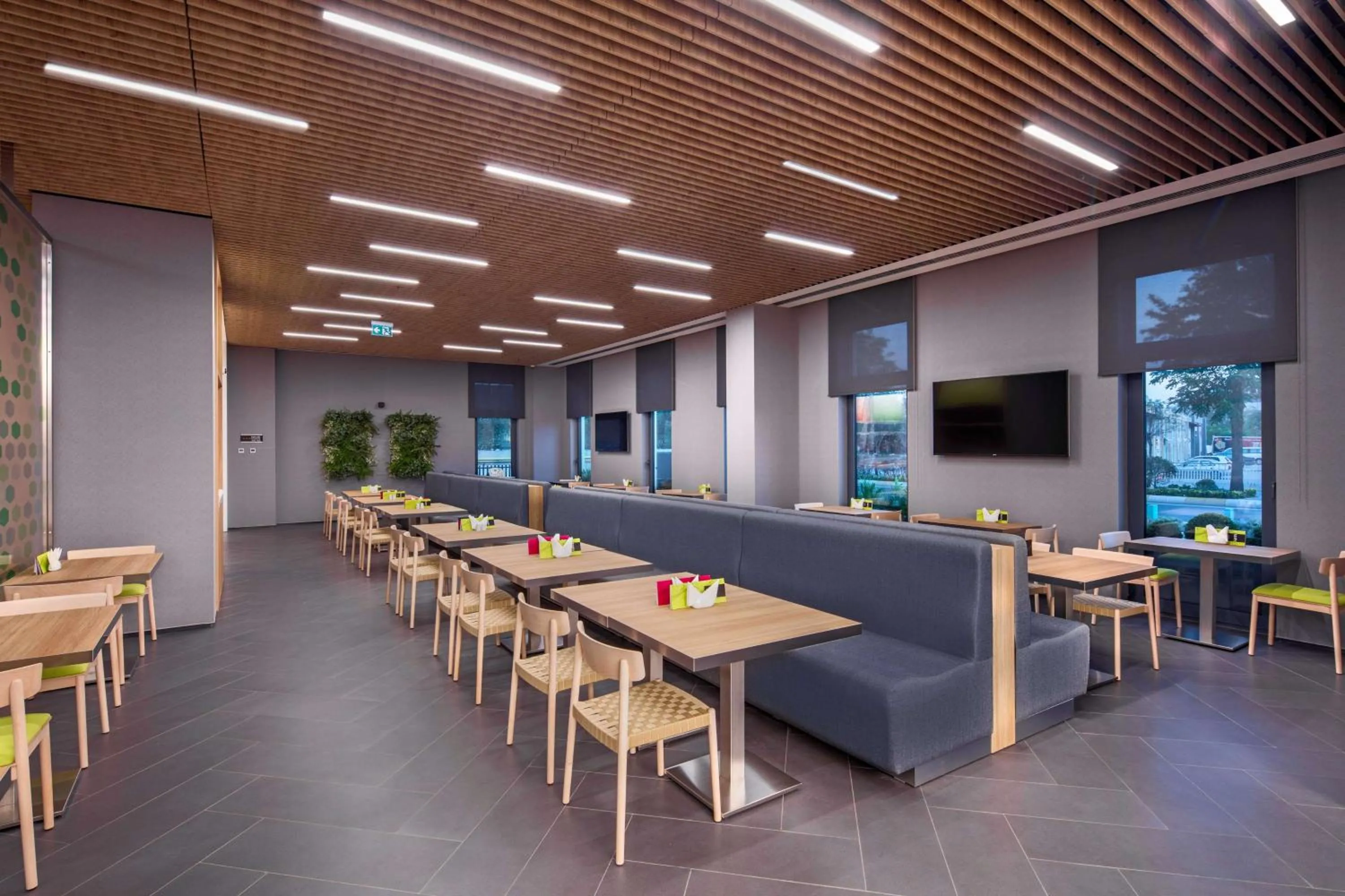 Restaurant/places to eat in Hampton by Hilton Istanbul Zeytinburnu