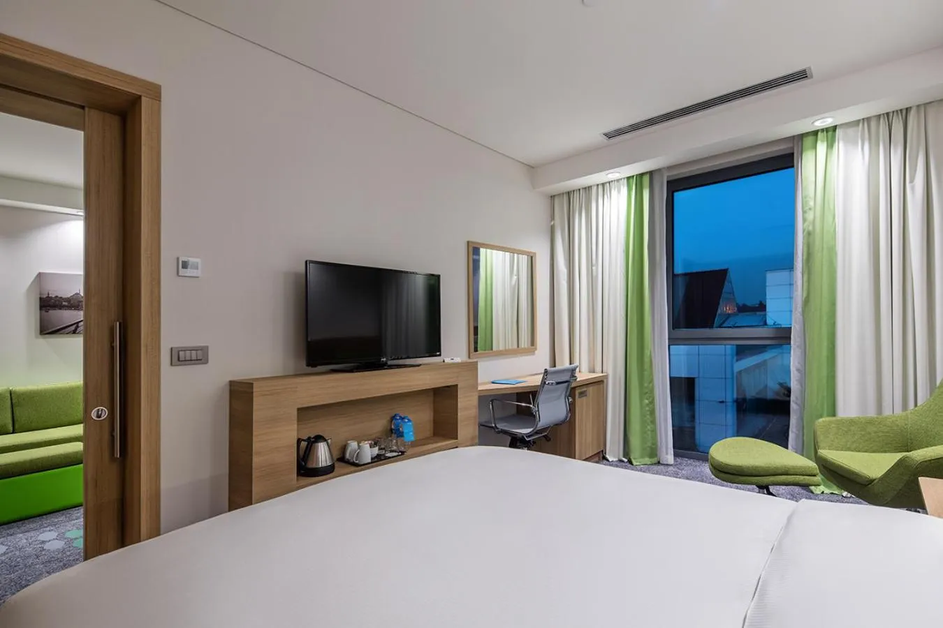TV and multimedia, Bed in Hampton by Hilton Istanbul Zeytinburnu