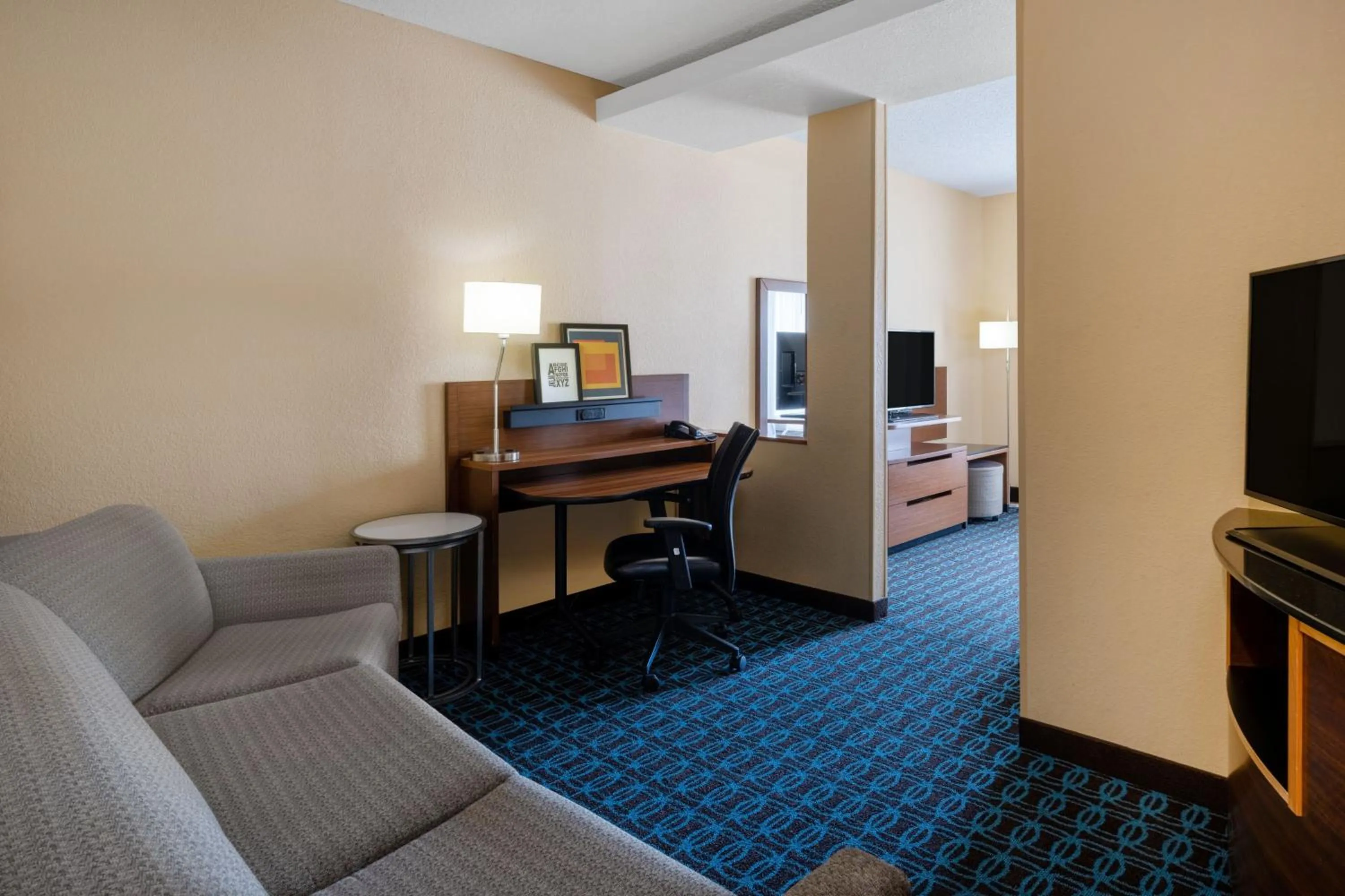 Living room in Fairfield Inn & Suites by Marriott Denver Aurora/Medical Center