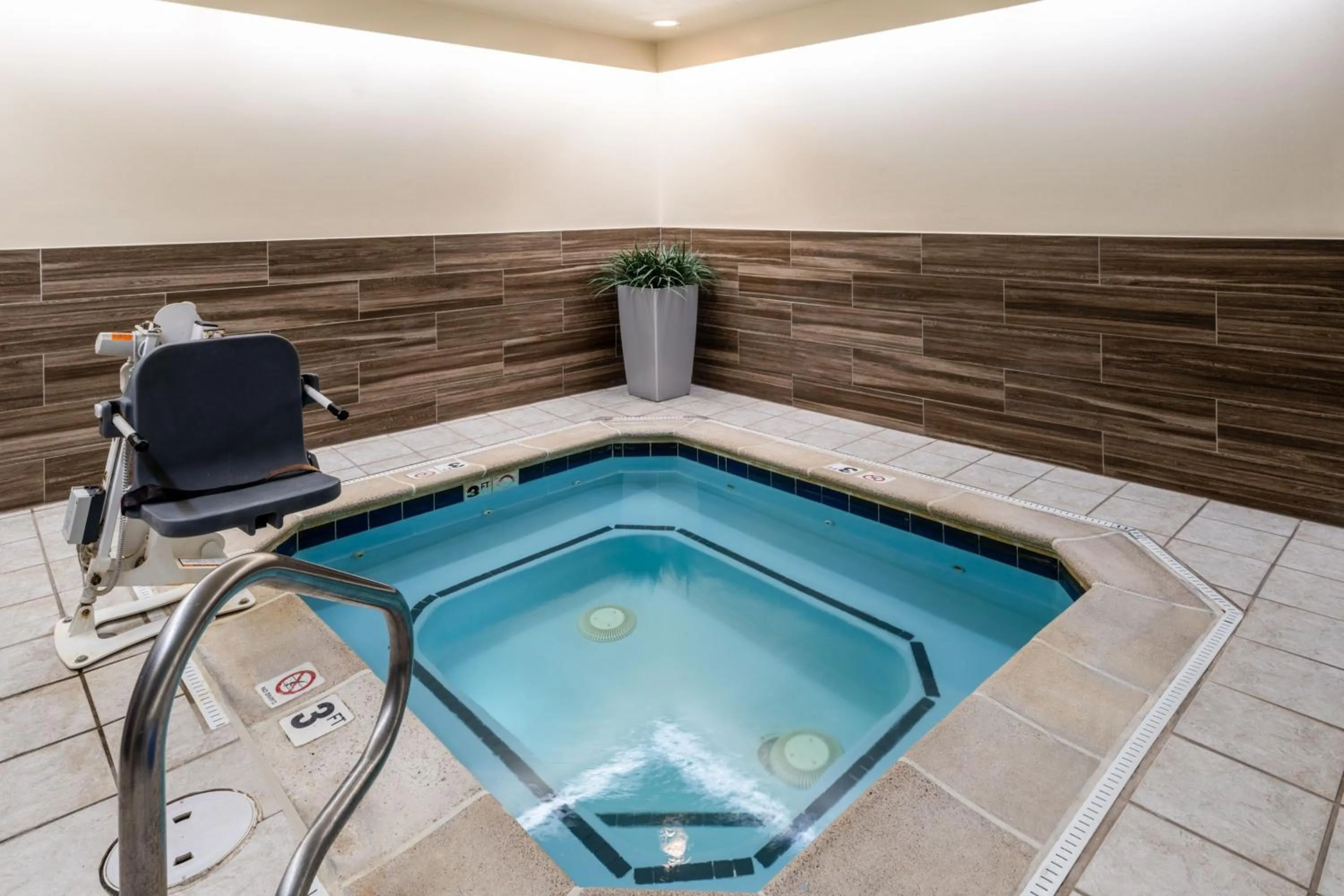 Fitness centre/facilities in Fairfield Inn & Suites by Marriott Denver Aurora/Medical Center